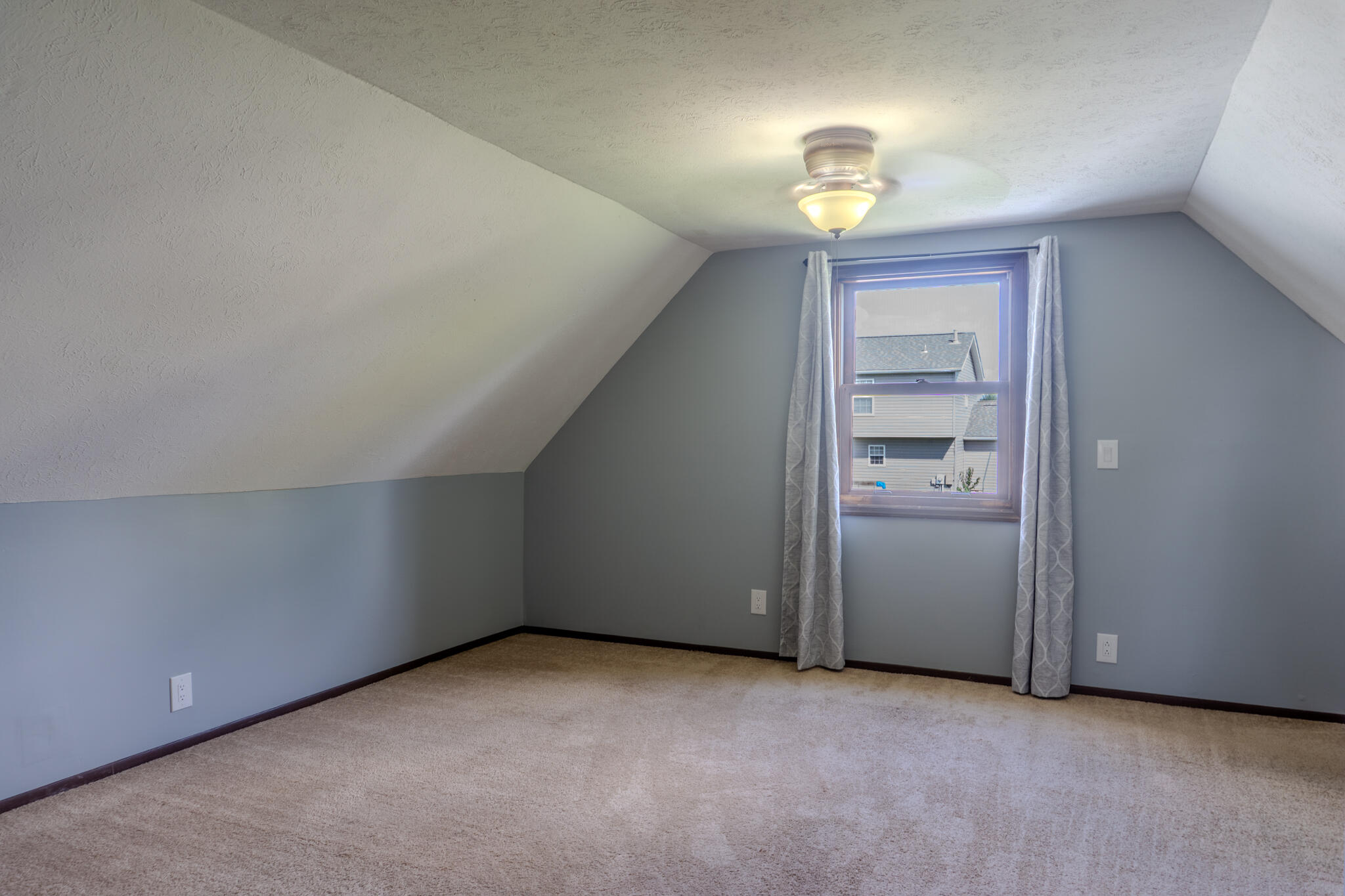2802 Seymour Lane Property Photo 28