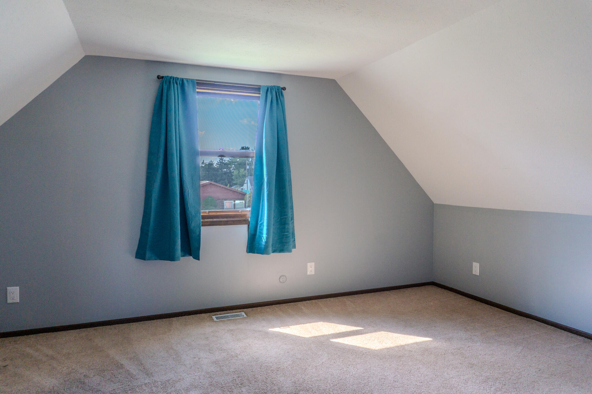 2802 Seymour Lane Property Photo 31