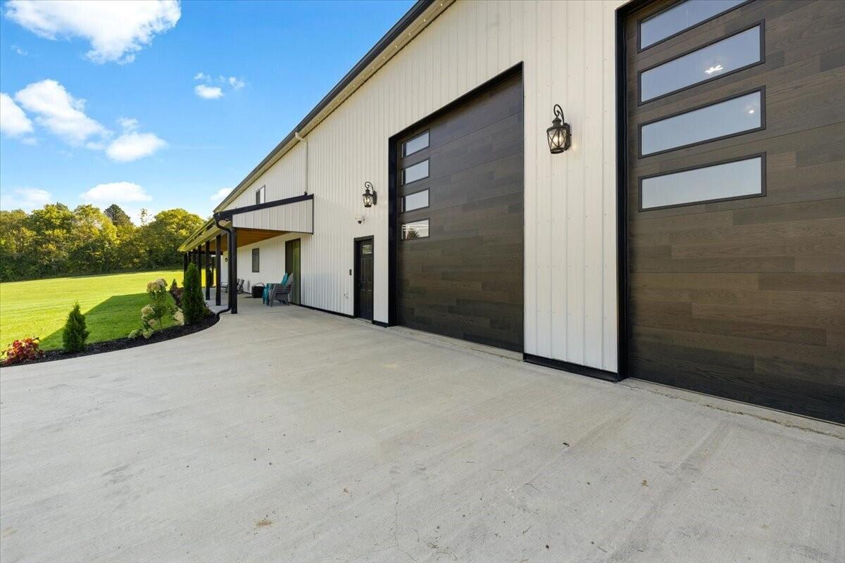 711 E Us 42 Property Photo 3