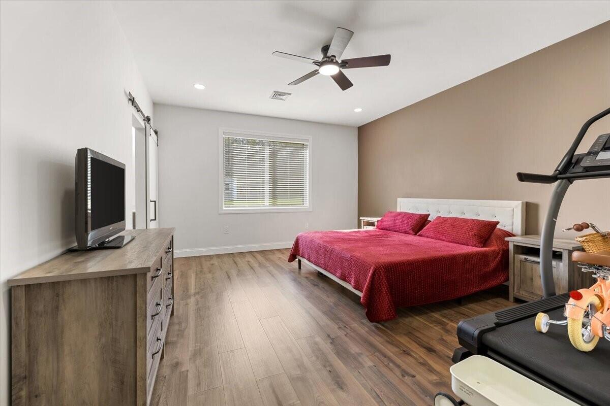 711 E Us 42 Property Photo 23