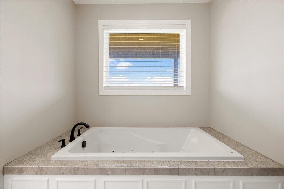 711 E Us 42 Property Photo 30