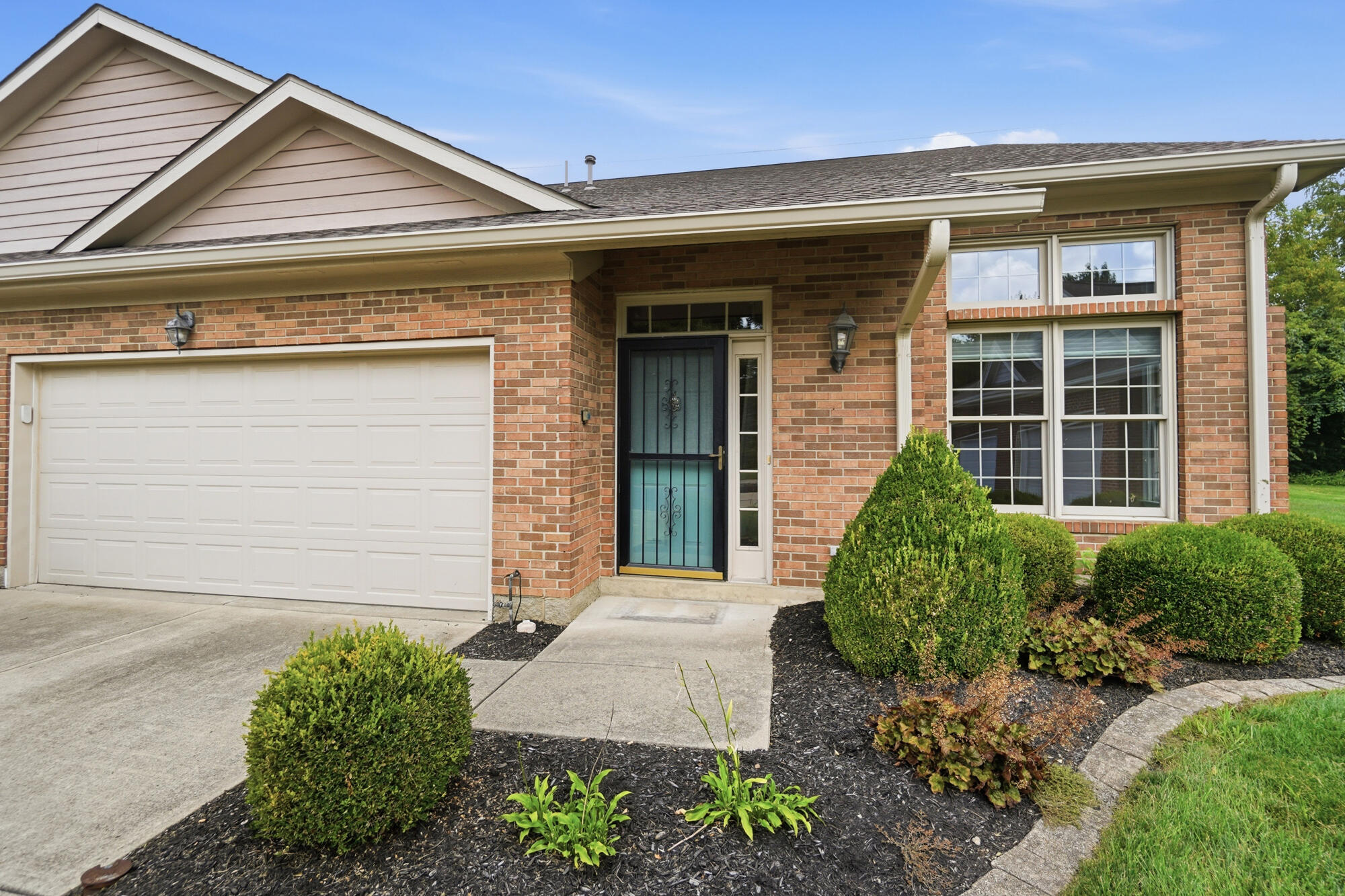 2091 Waterfall Lane Property Photo 4