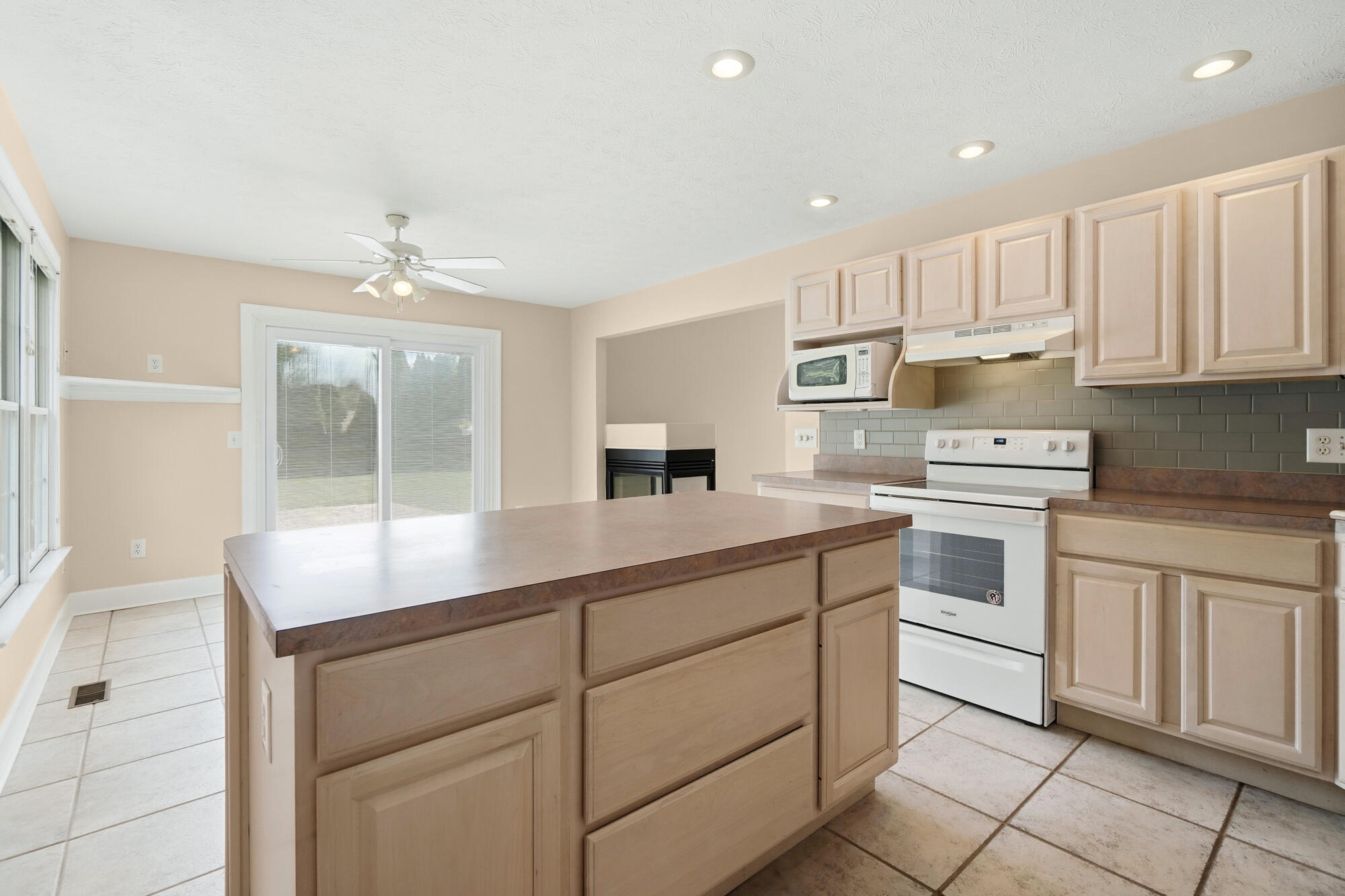 2091 Waterfall Lane Property Photo 24