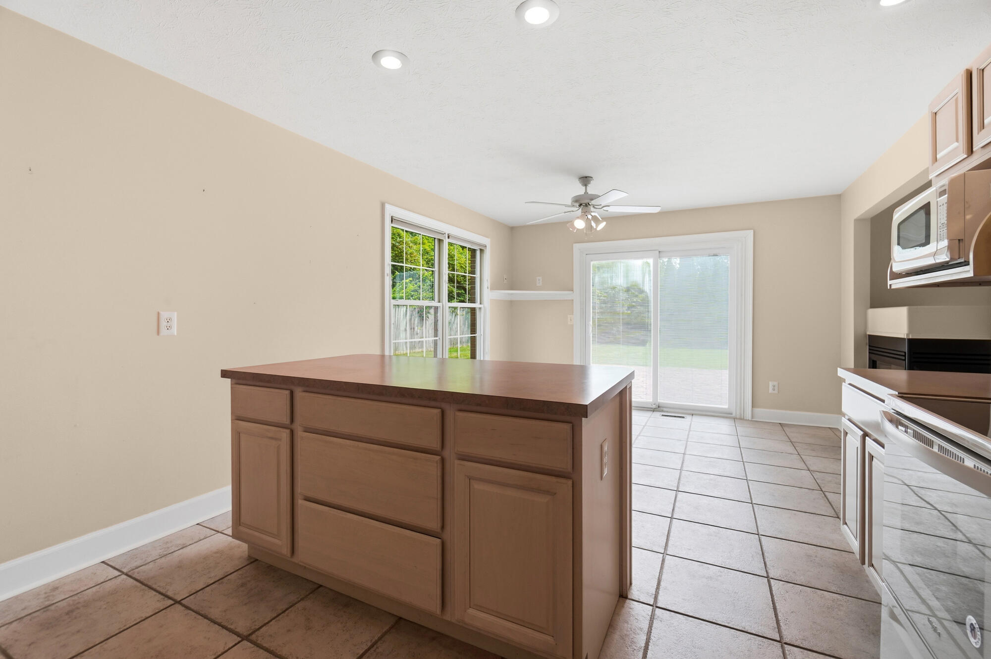 2091 Waterfall Lane Property Photo 25