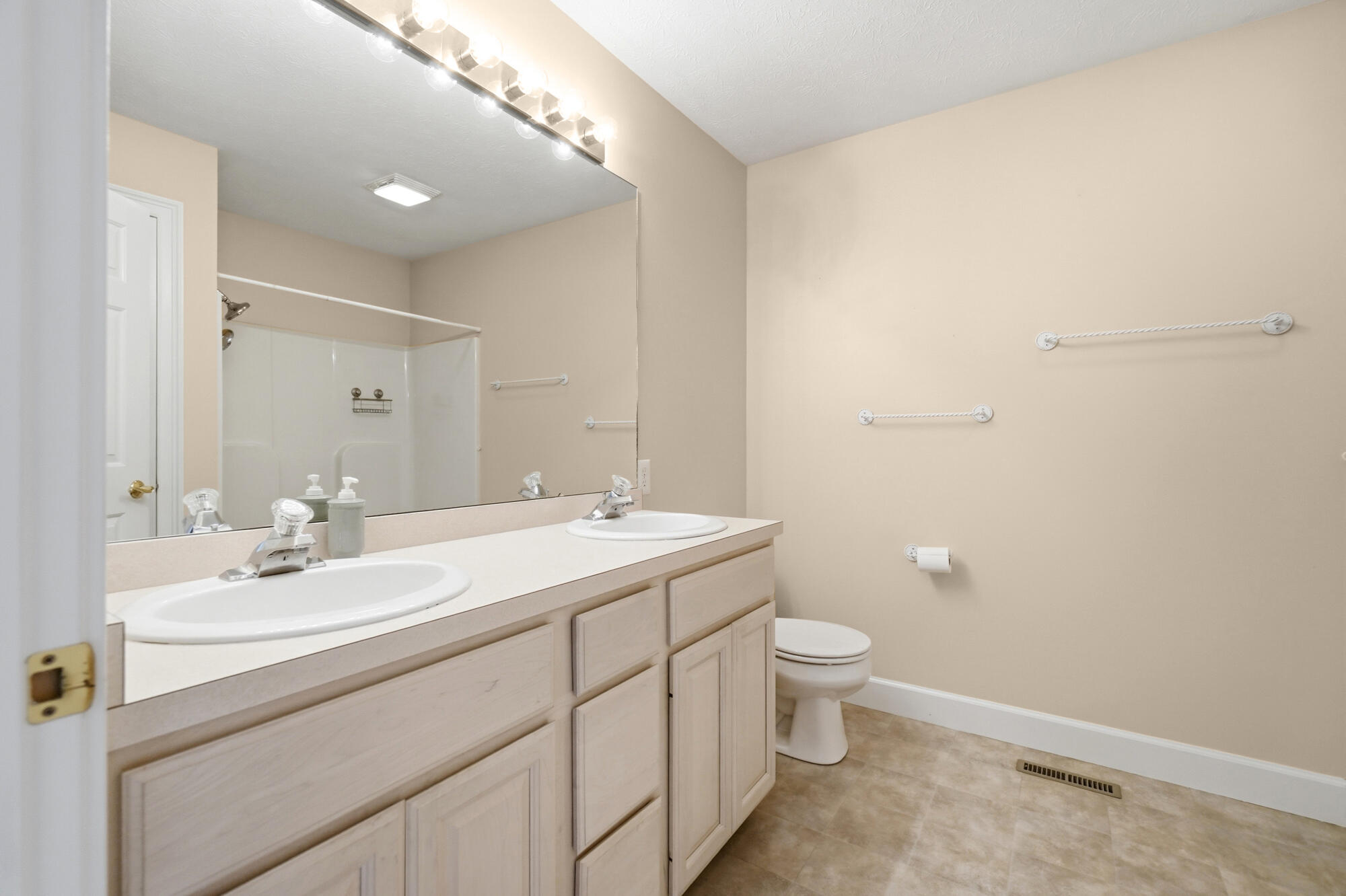 2091 Waterfall Lane Property Photo 49