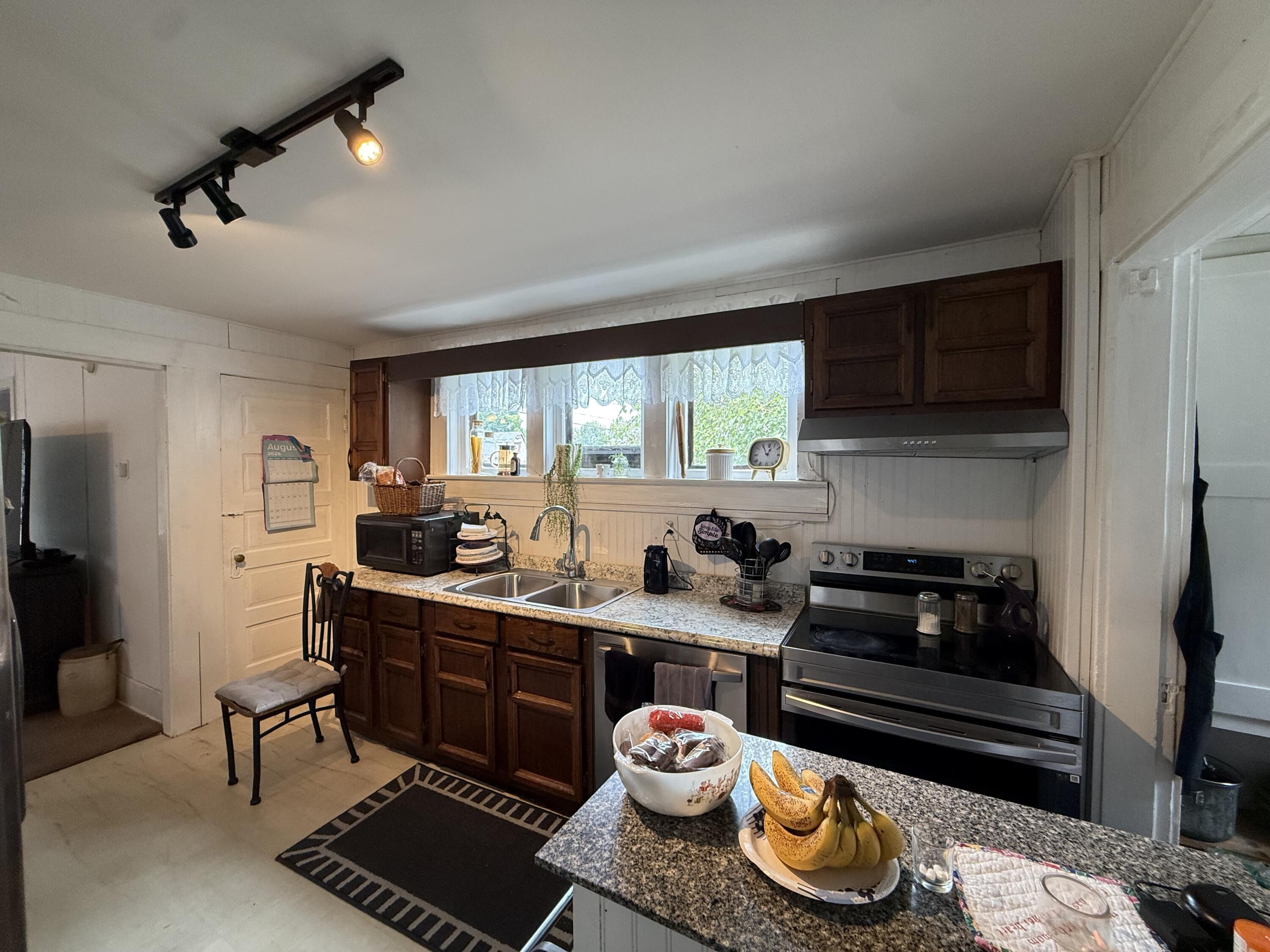 1815 Edwards Avenue Property Photo 17
