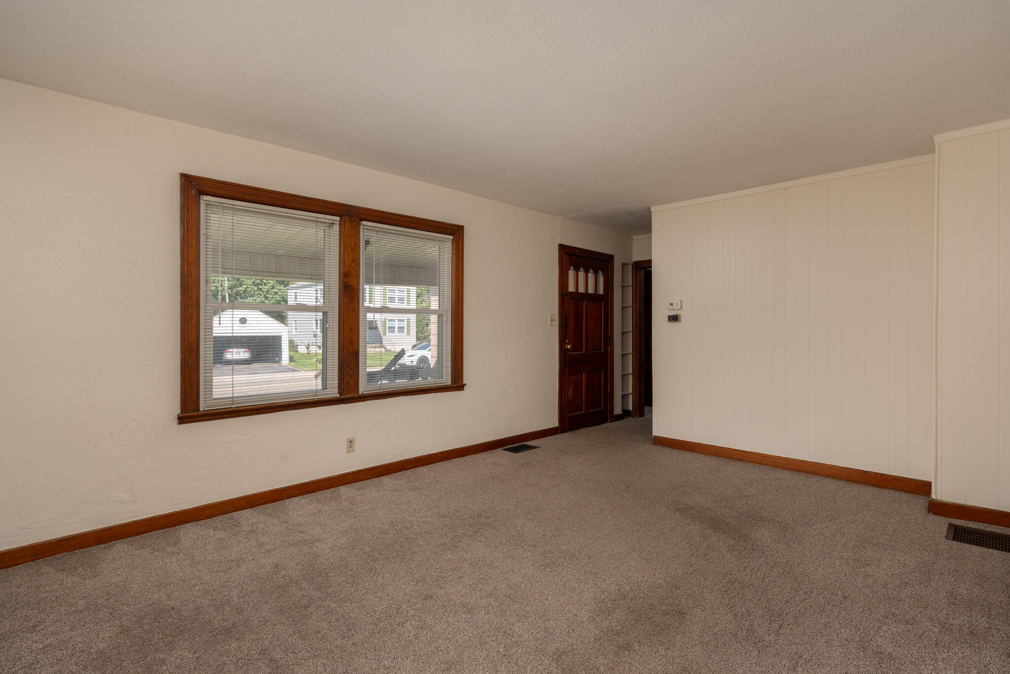 210 N Maple Avenue Property Photo 2