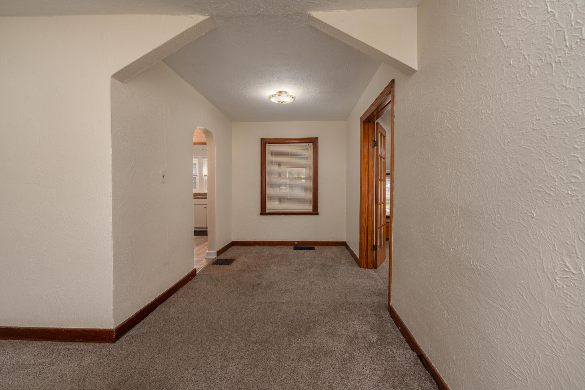 210 N Maple Avenue Property Photo 3