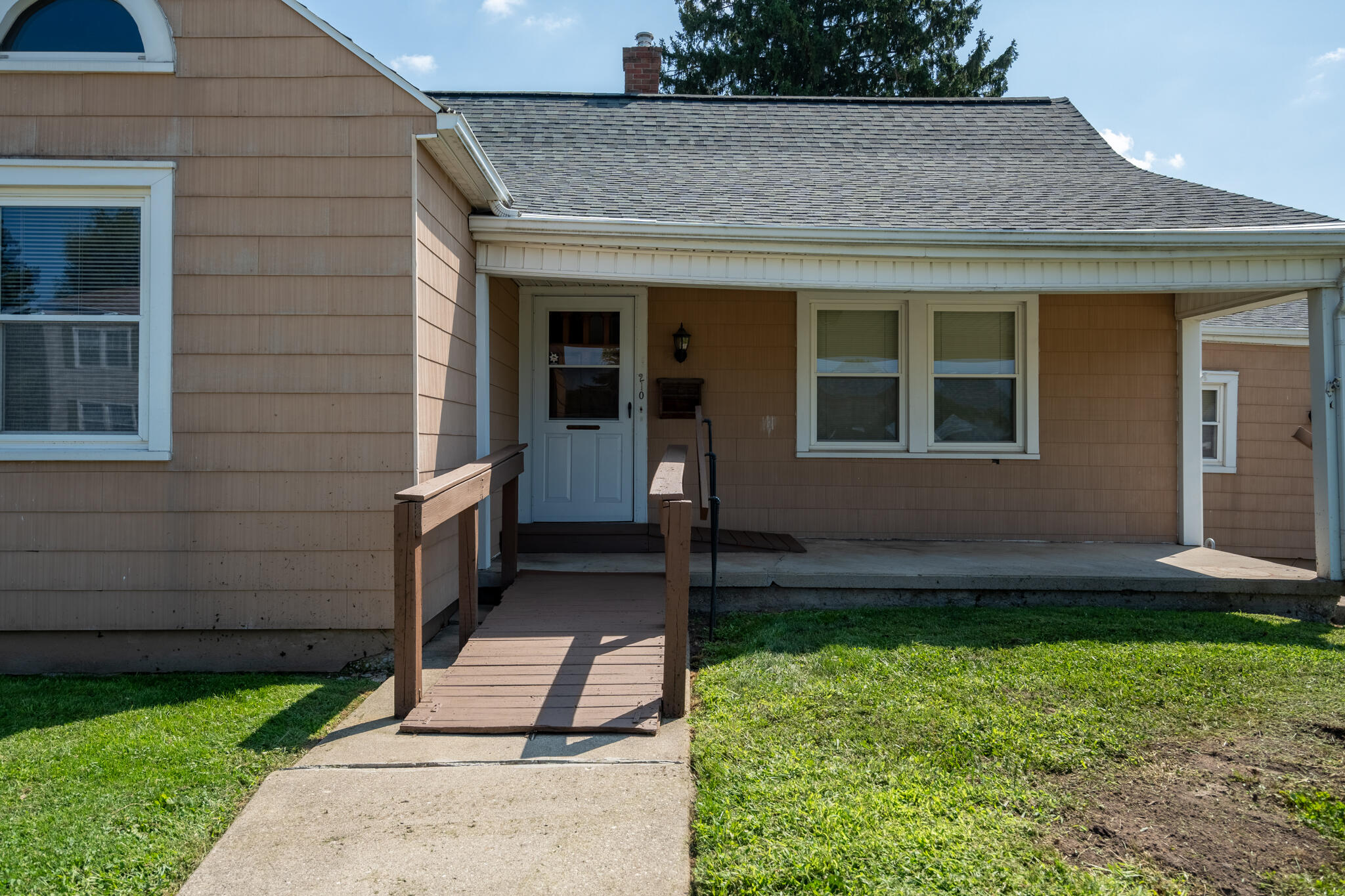 210 N Maple Avenue Property Photo 23