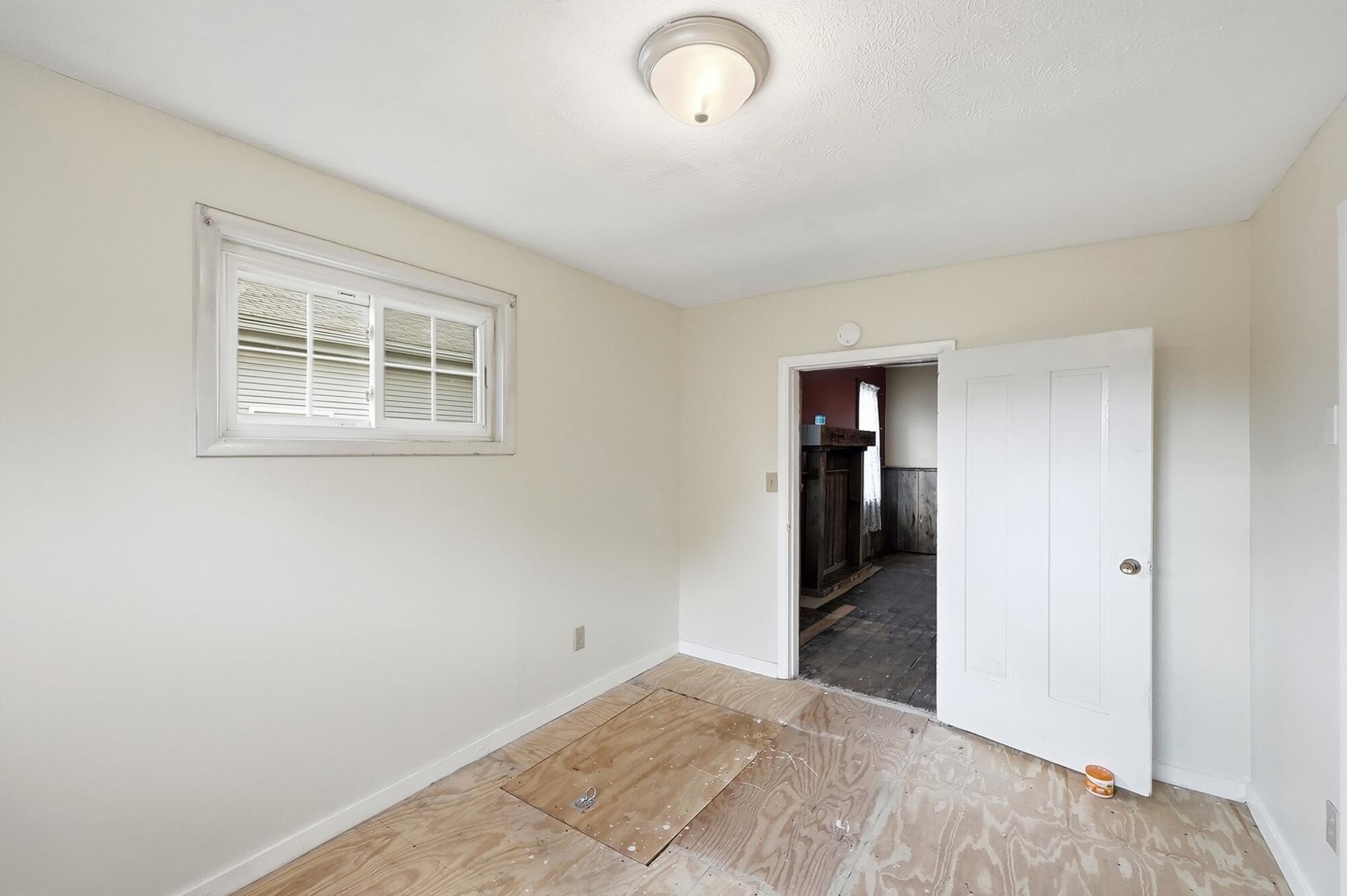 261 E Main Street Property Photo 15