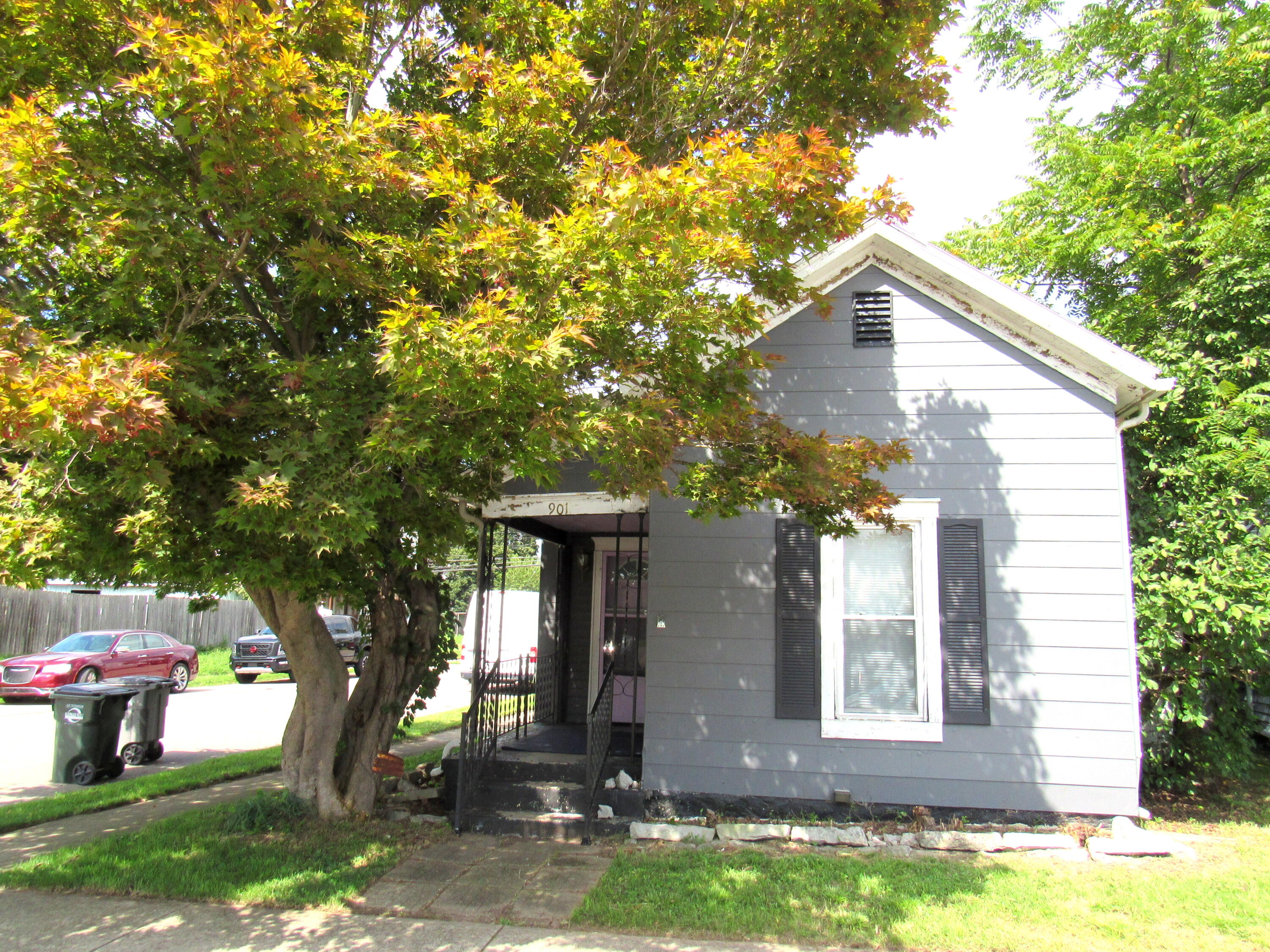 901 E Canal Street Property Photo 1