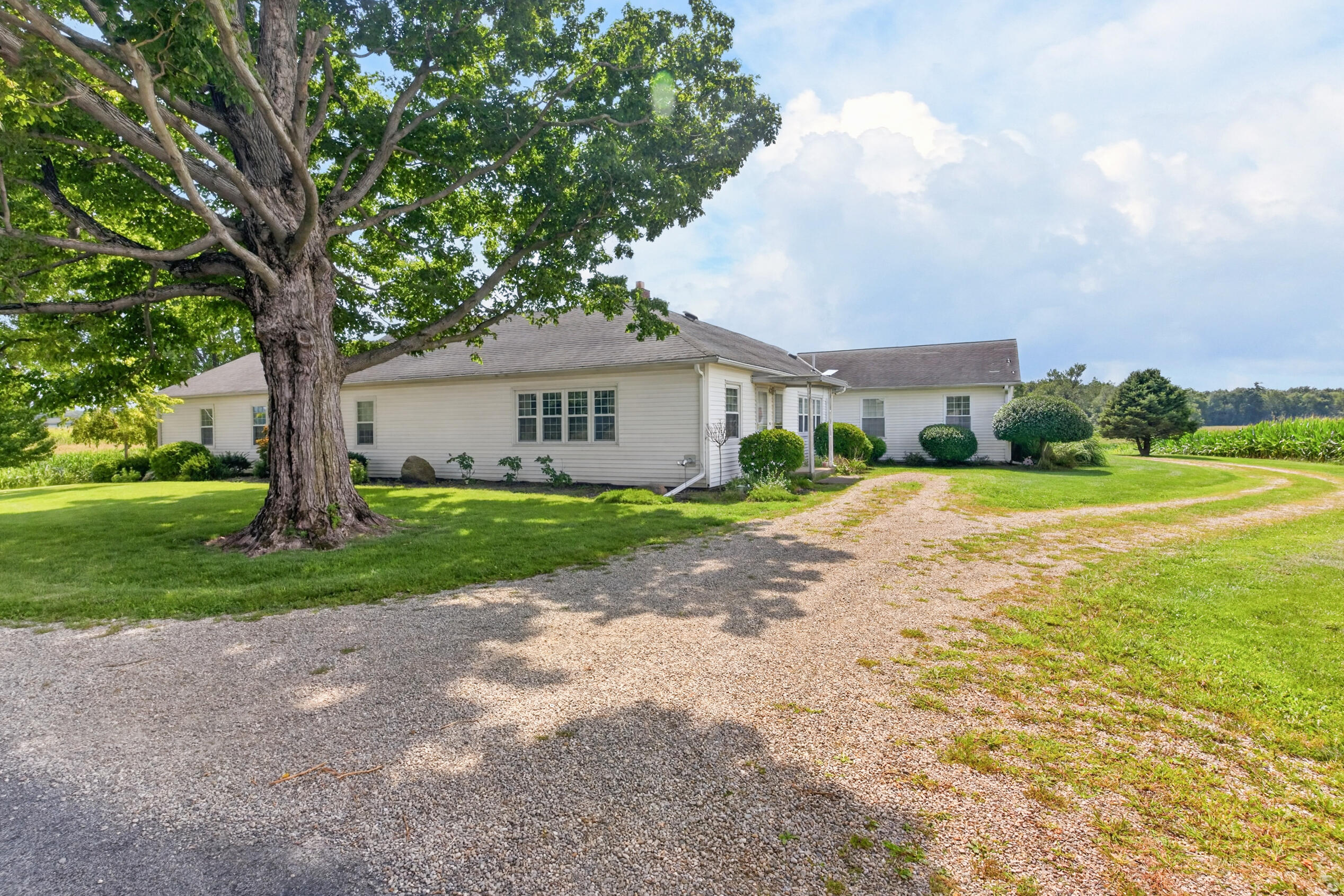 6693 Township Road 30 Property Photo 2