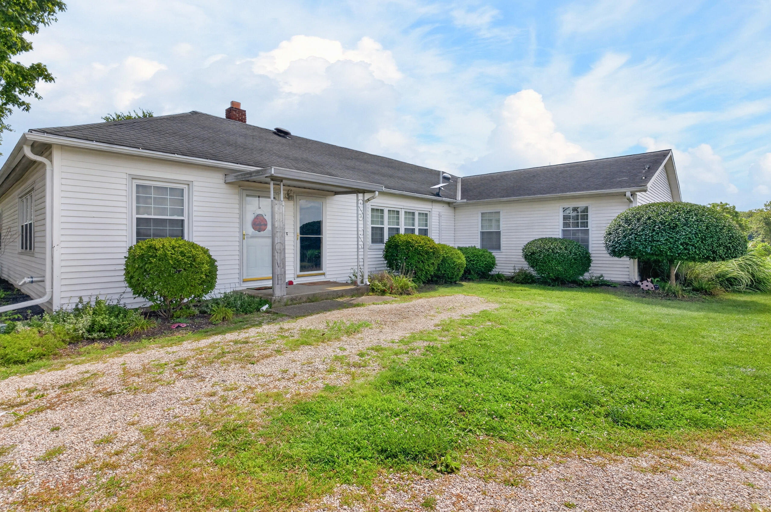 6693 Township Road 30 Property Photo 4
