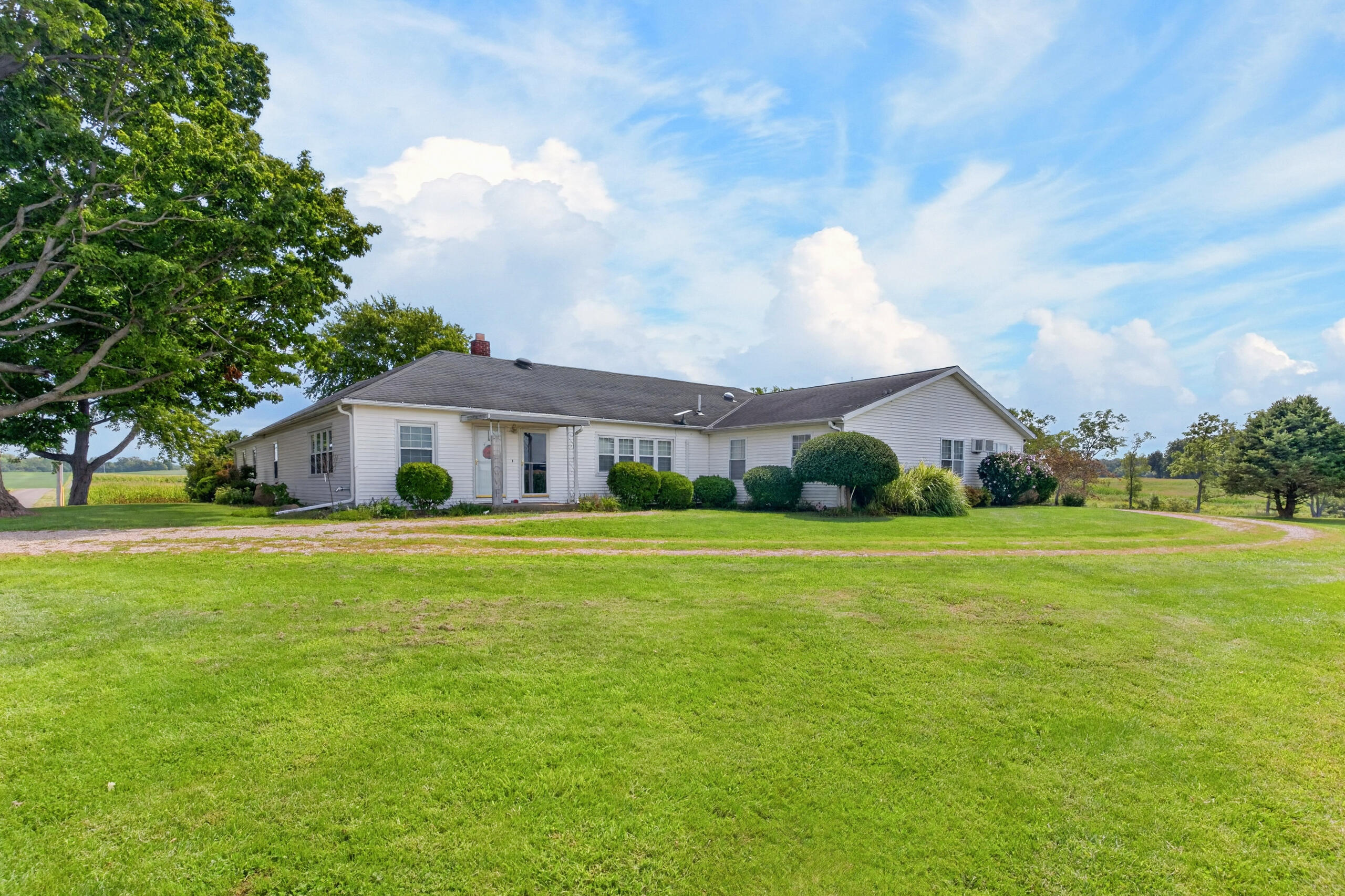 6693 Township Road 30 Property Photo 5