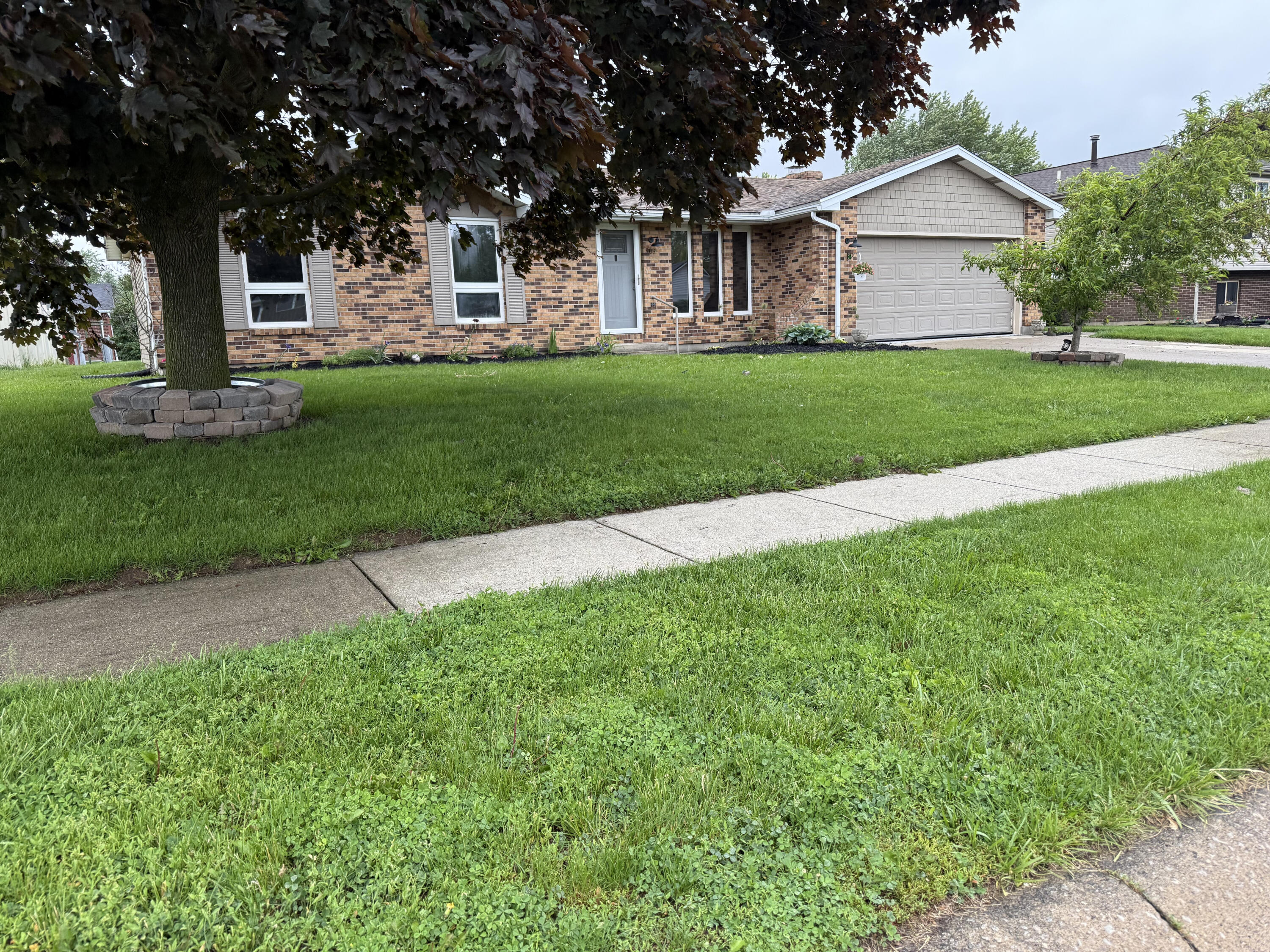 905 Canterbury Drive Property Photo 2