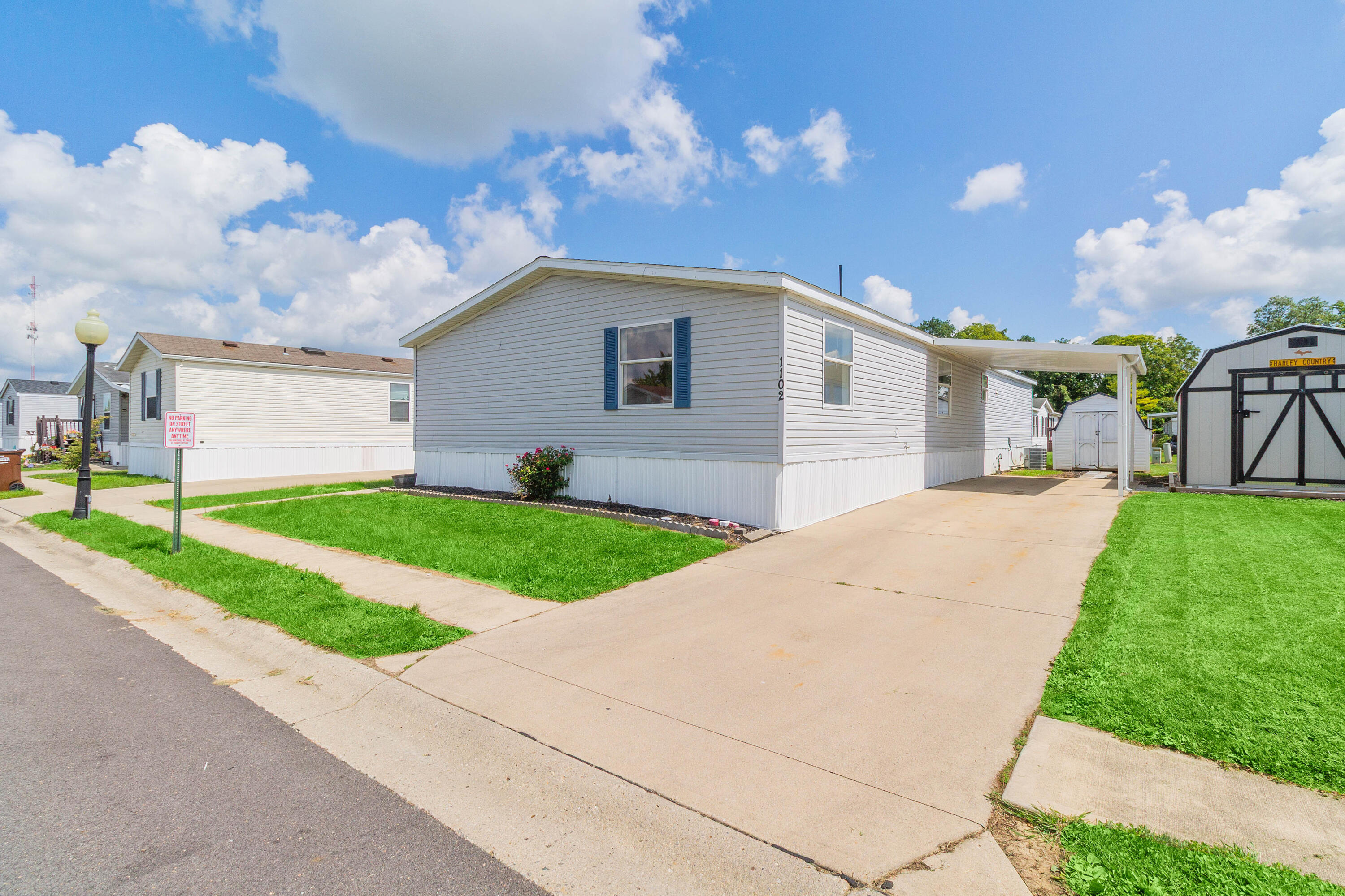 1102 Apple Blossom Lane Property Photo 1