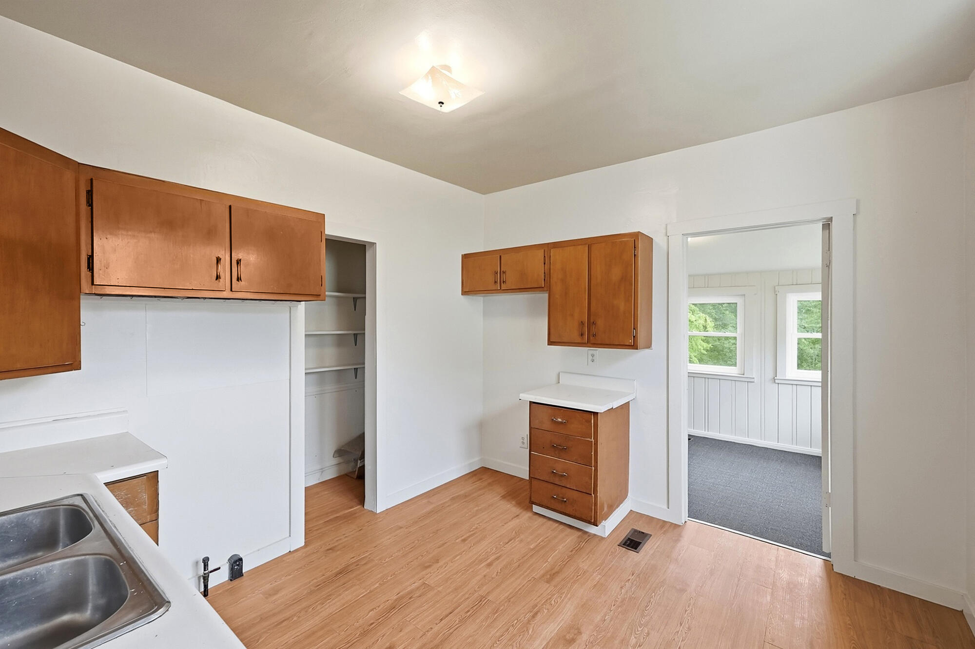 1419 Mound Street Property Photo 8
