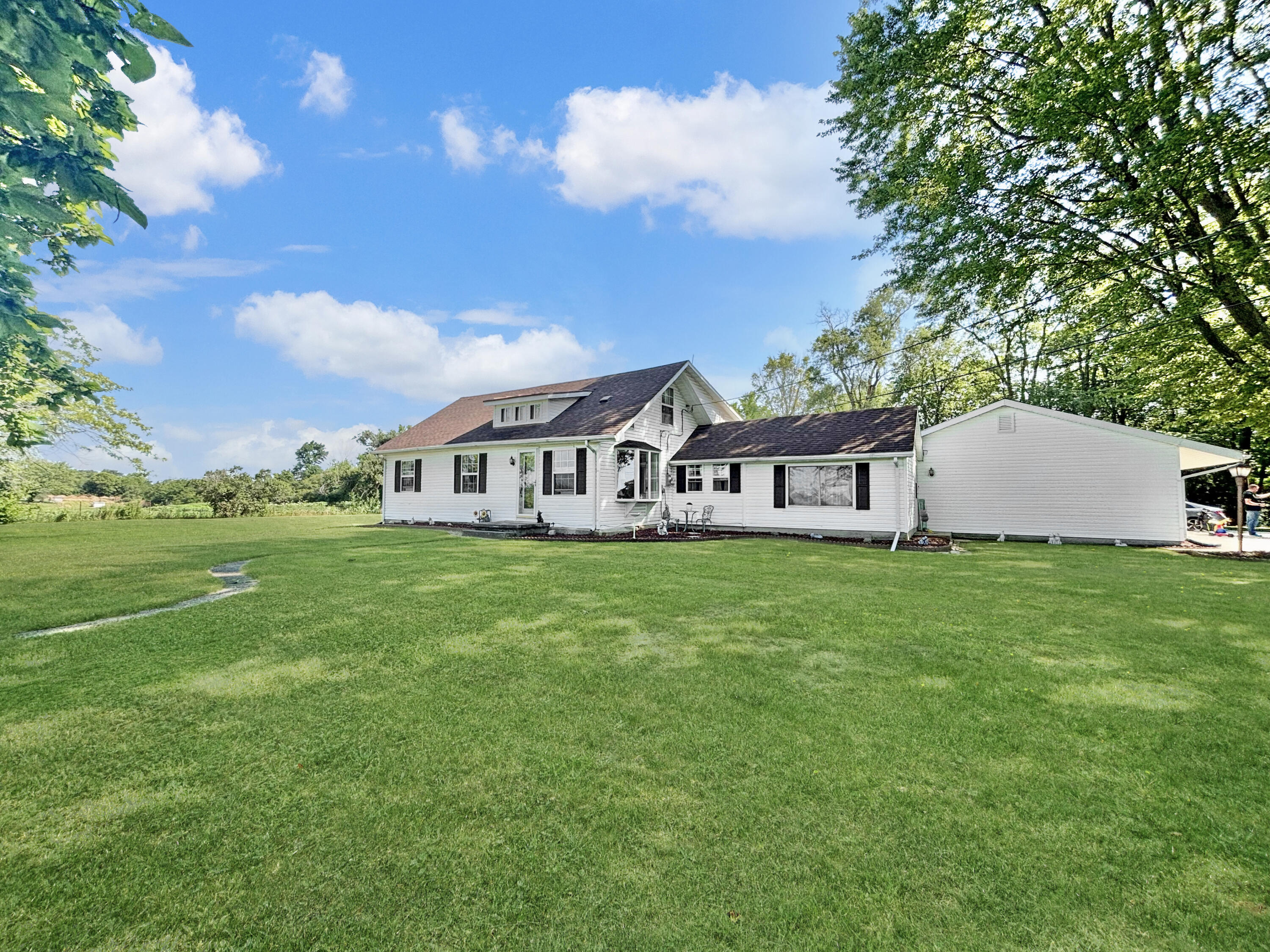 848 State Route 571 Property Photo 1