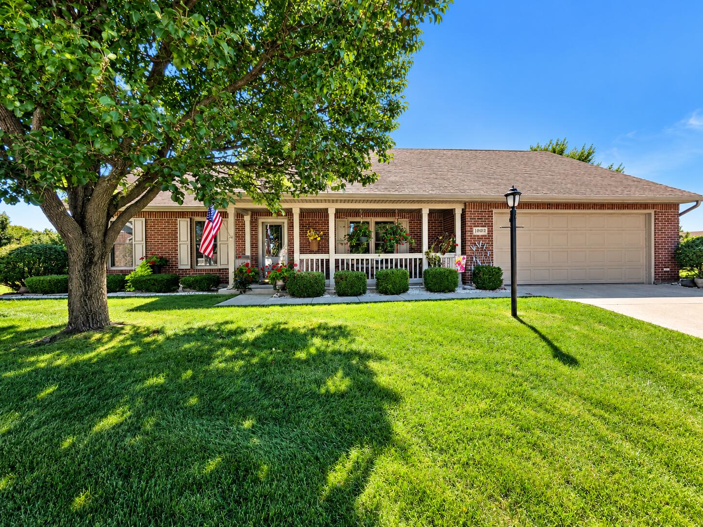1922 Cattail Point Property Photo 1