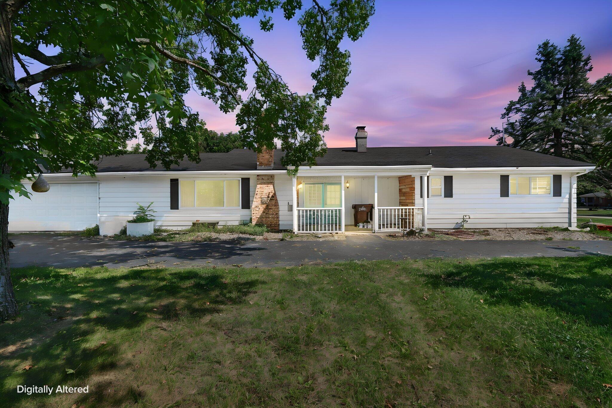 2430 W Choctaw Drive Property Photo 1