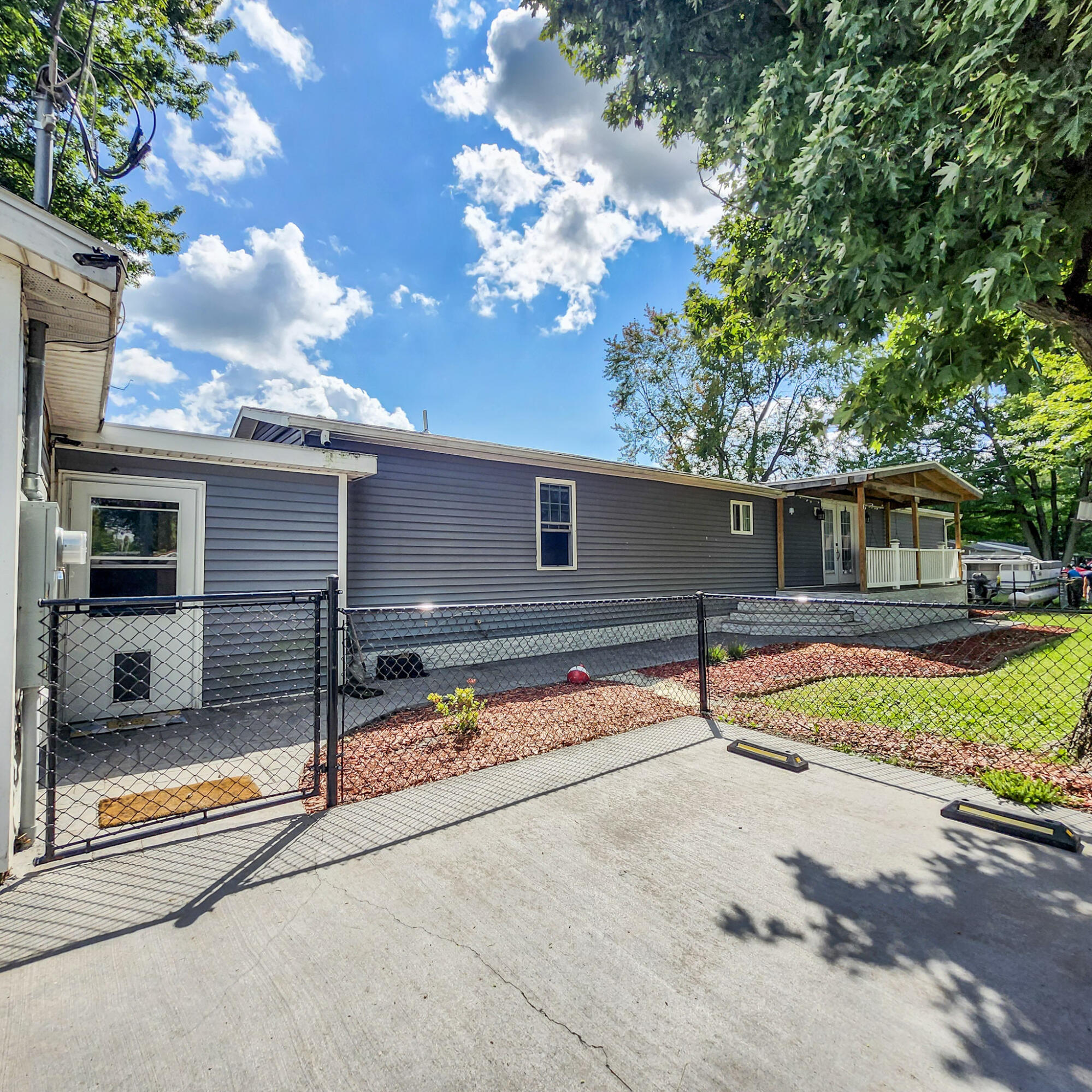 11421 Eagle Path Property Photo 3