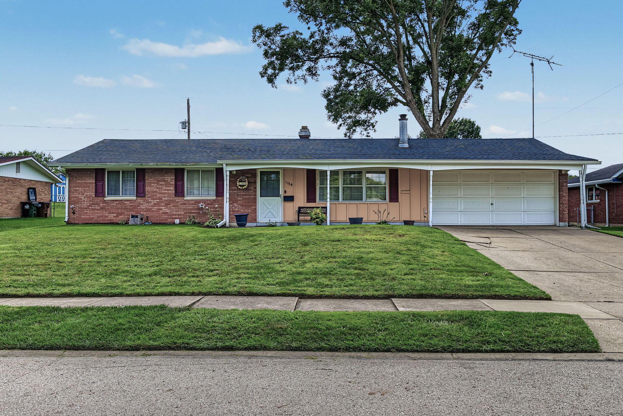 1154 Rona Parkway Drive Property Photo 2
