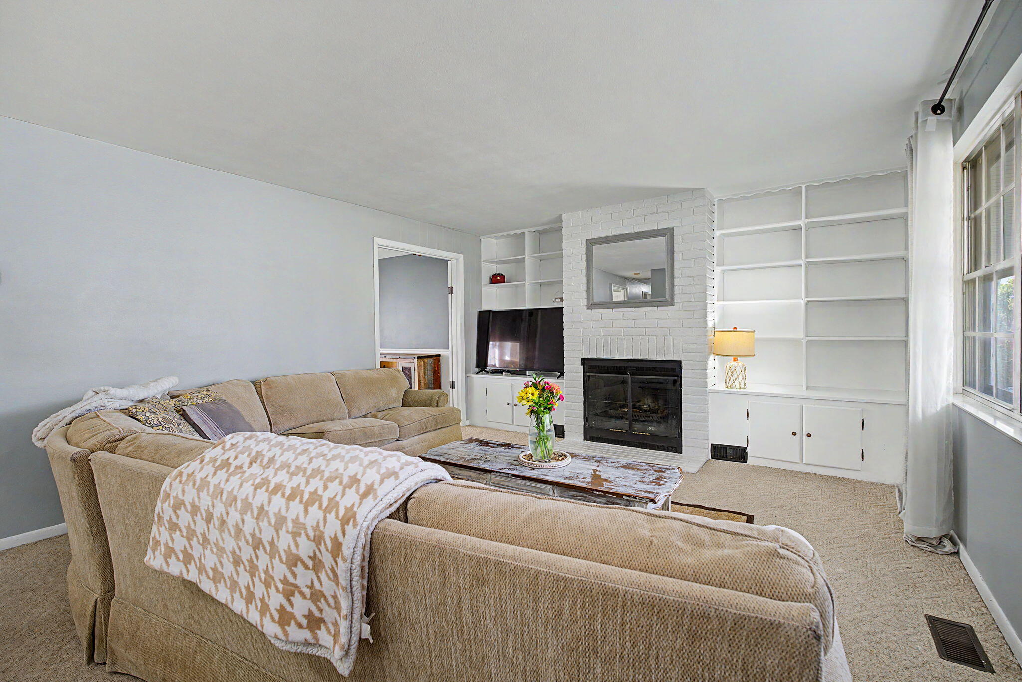 1154 Rona Parkway Drive Property Photo 10