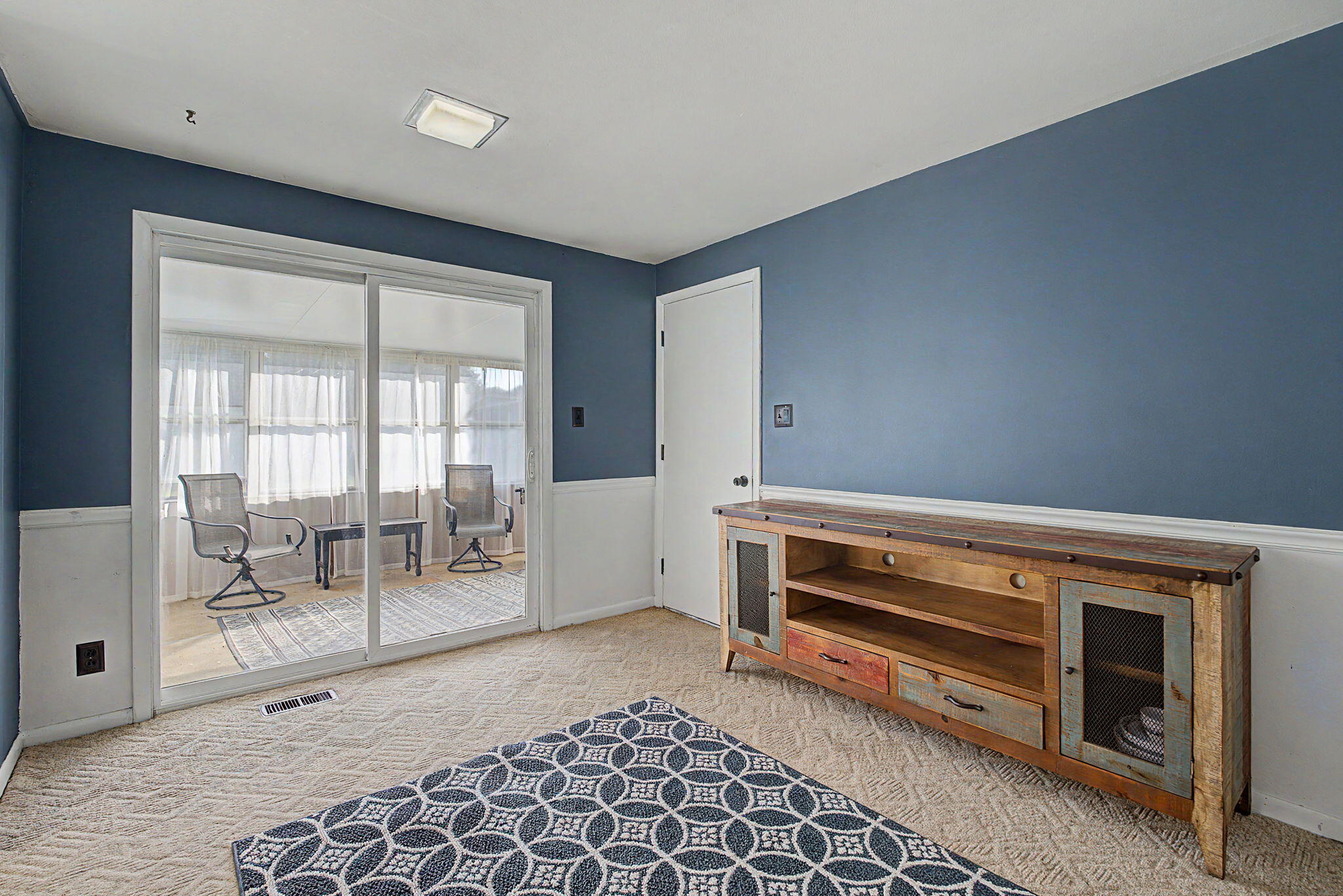 1154 Rona Parkway Drive Property Photo 16