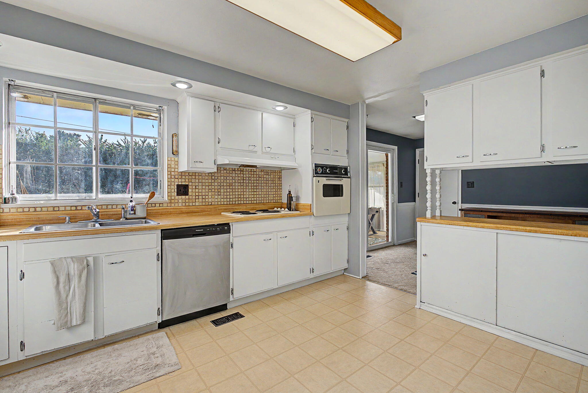 1154 Rona Parkway Drive Property Photo 25