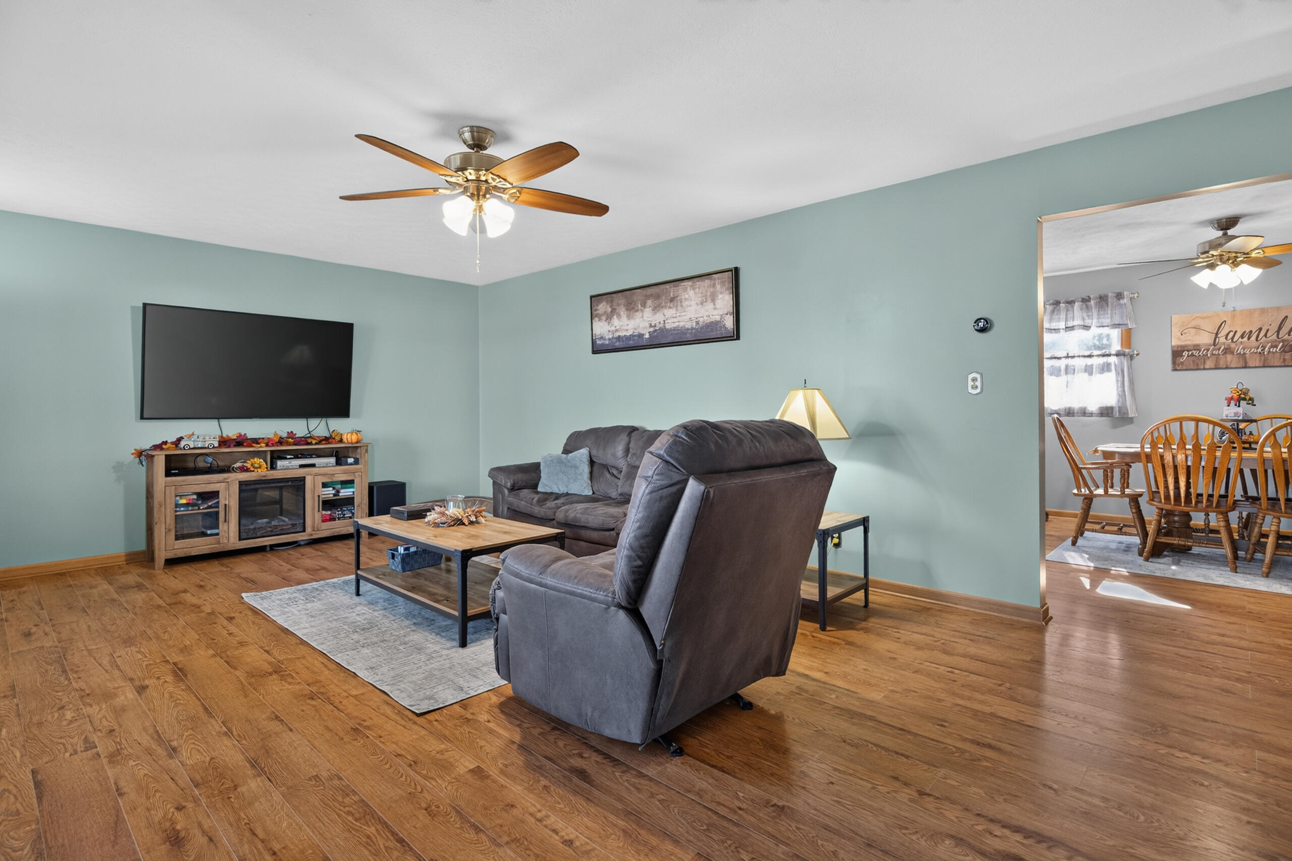 910 Miller Street Property Photo 4