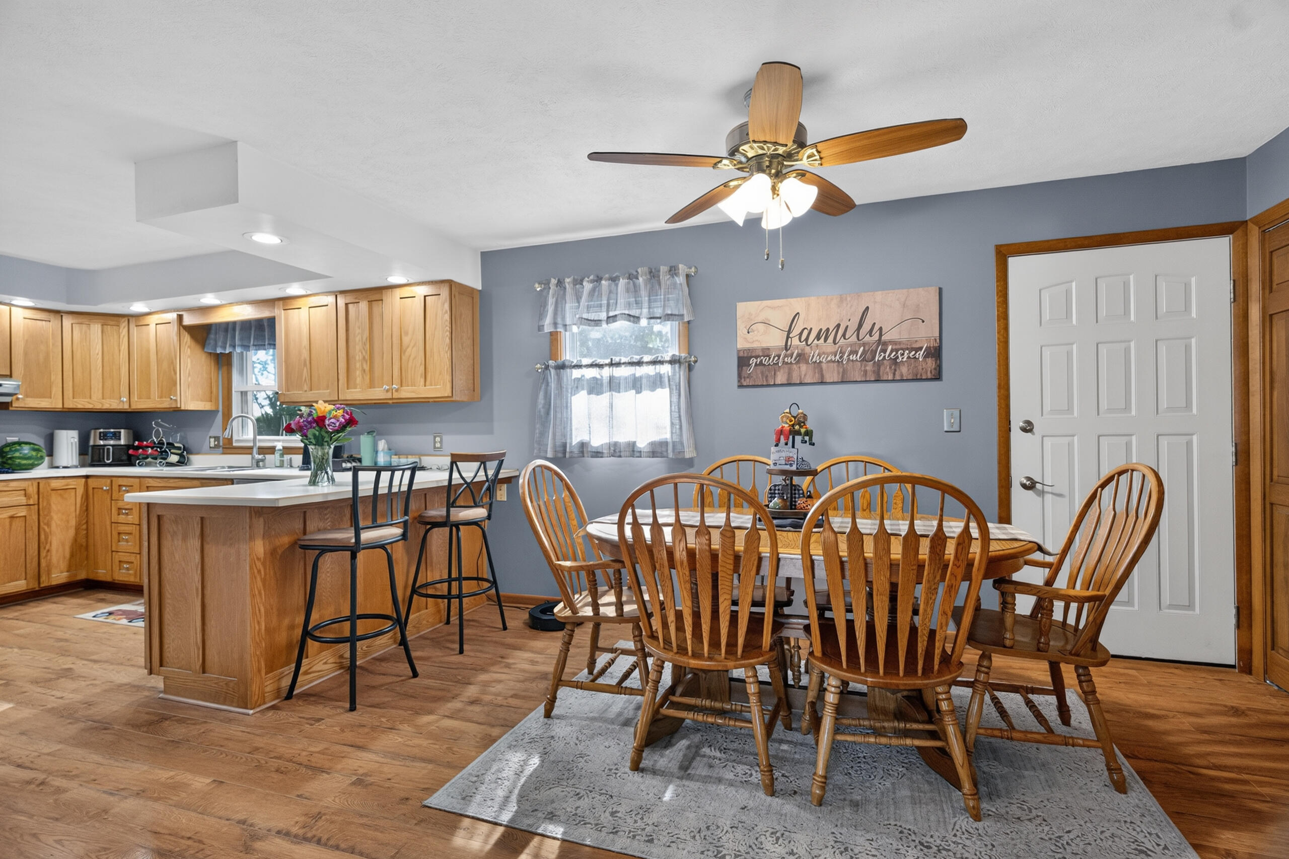 910 Miller Street Property Photo 15