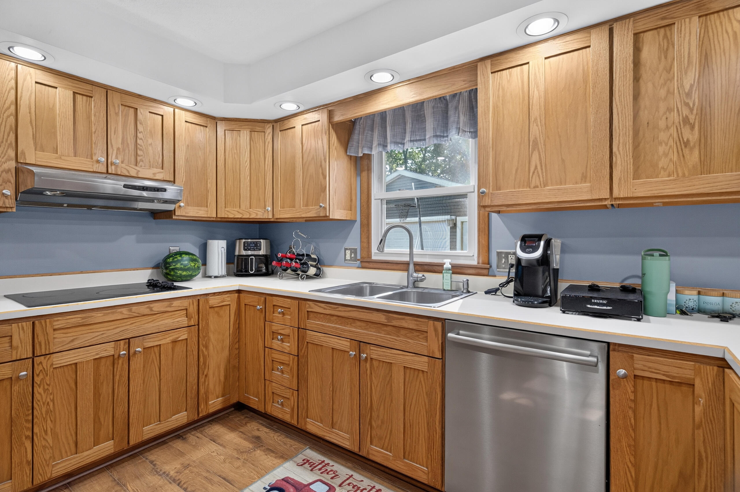 910 Miller Street Property Photo 18