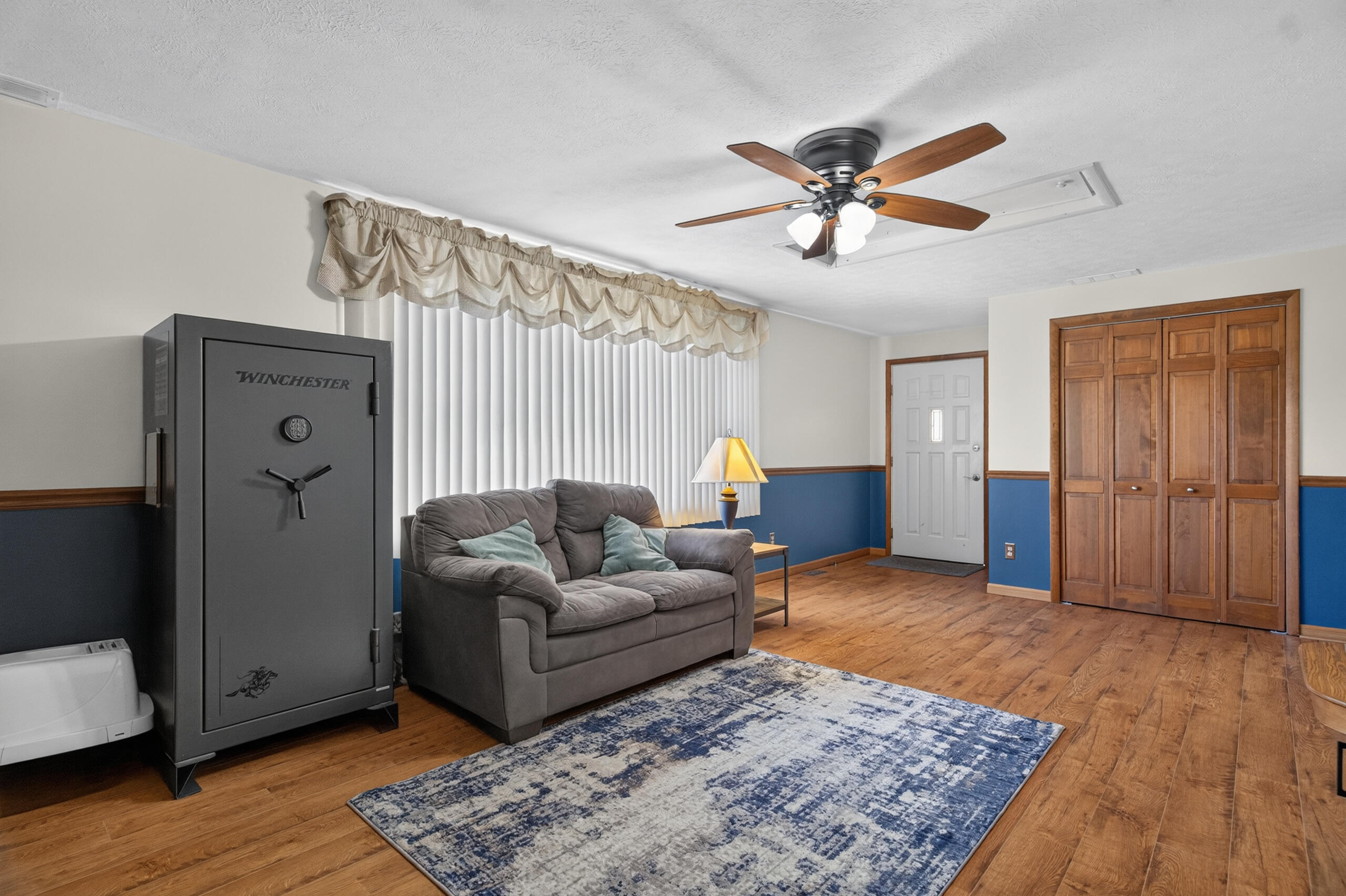 910 Miller Street Property Photo 24