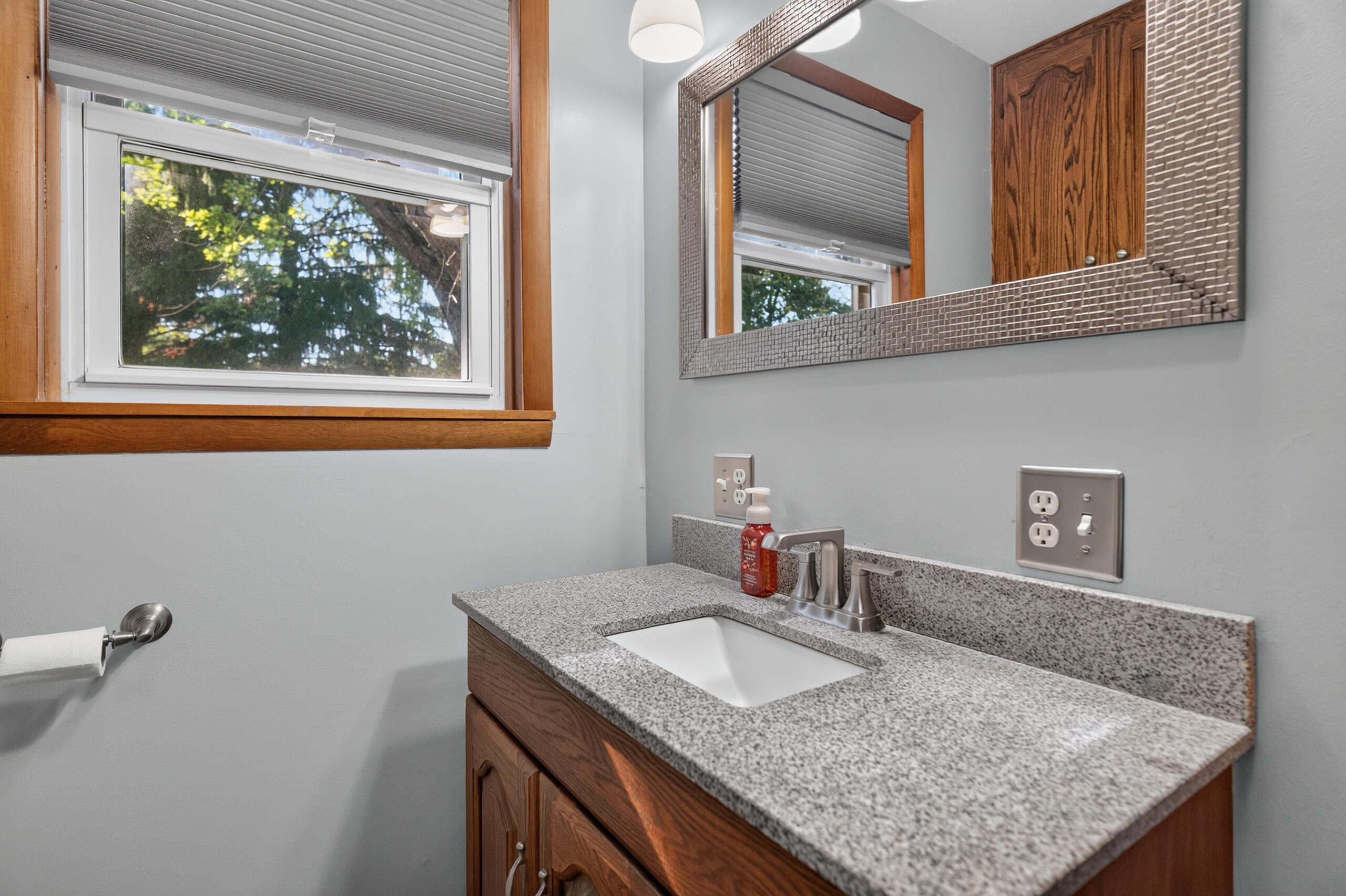 910 Miller Street Property Photo 31