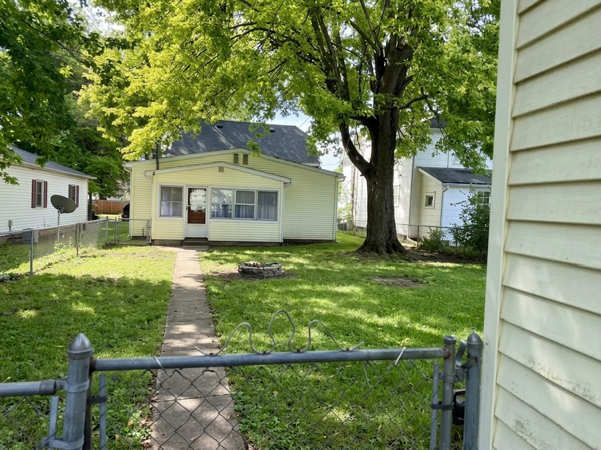 404 E Ward Street Property Photo 33