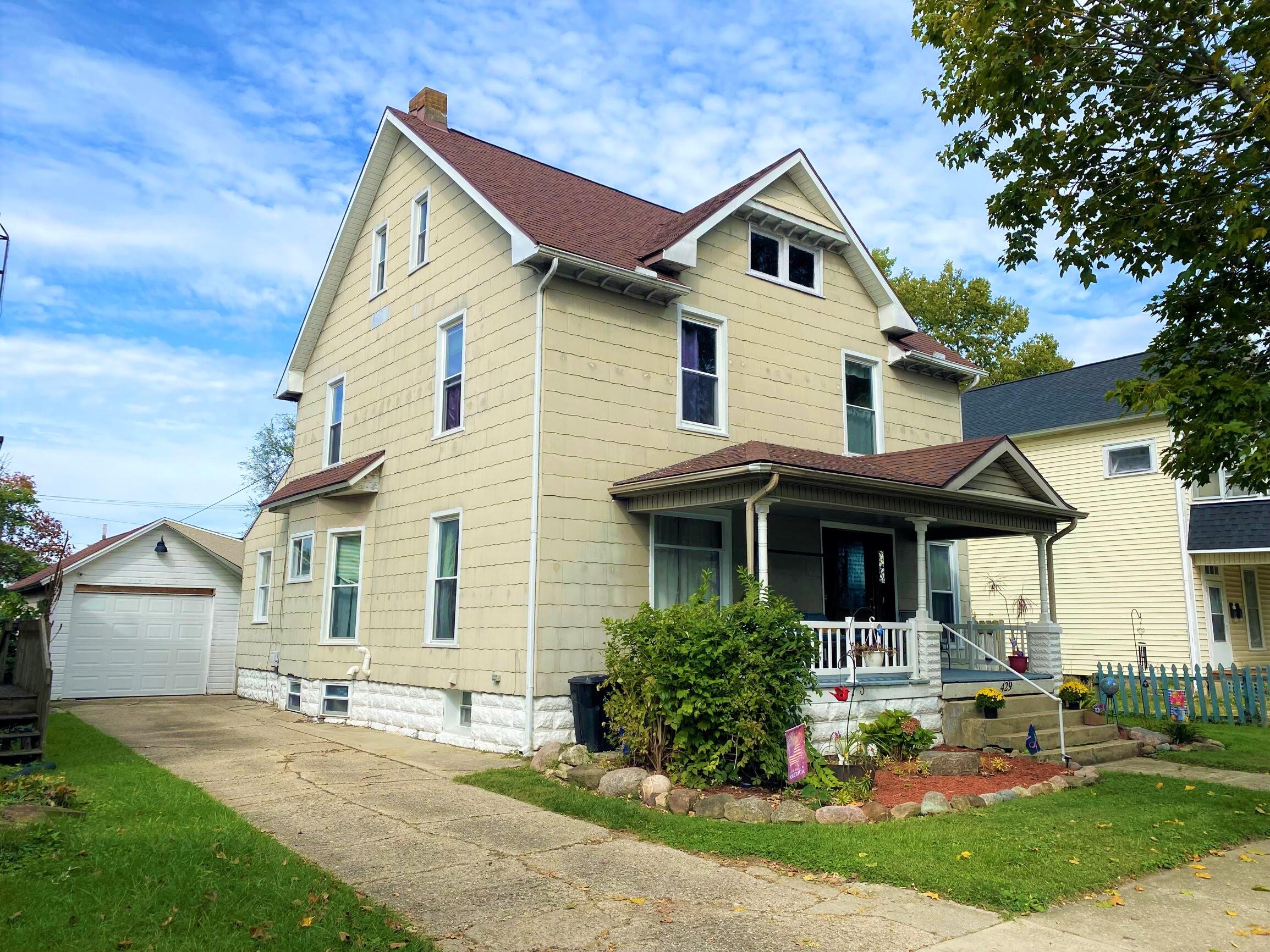 429 N Madriver Street Property Photo 1