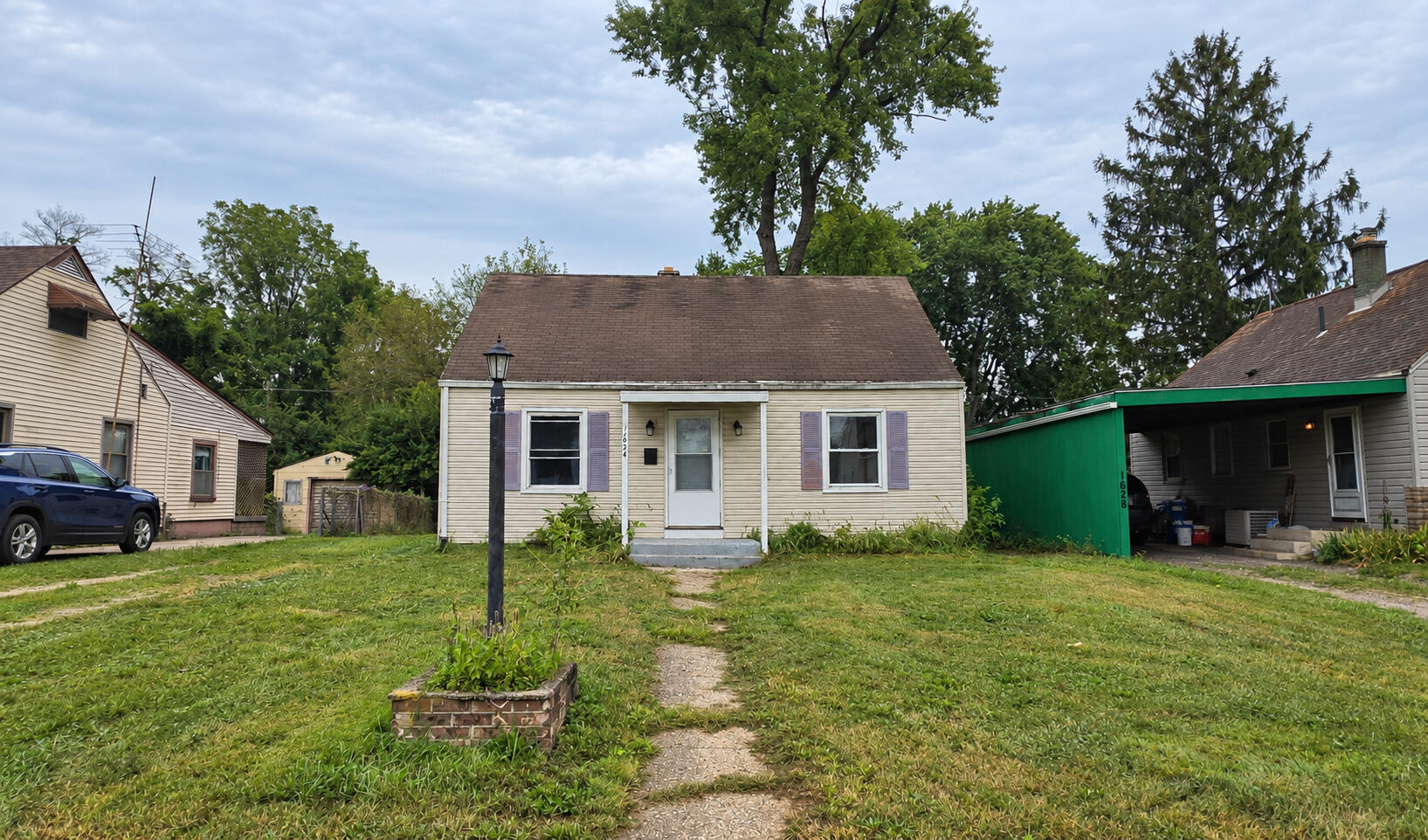 1624 N Sweetbriar Lane Property Photo 1