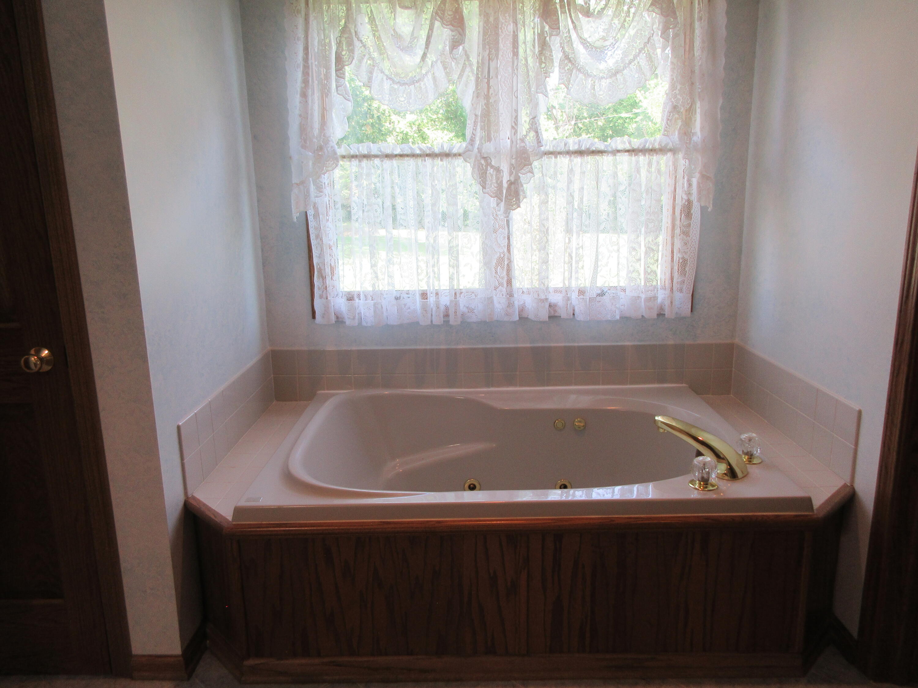 2035 Canterbury Court Property Photo 26