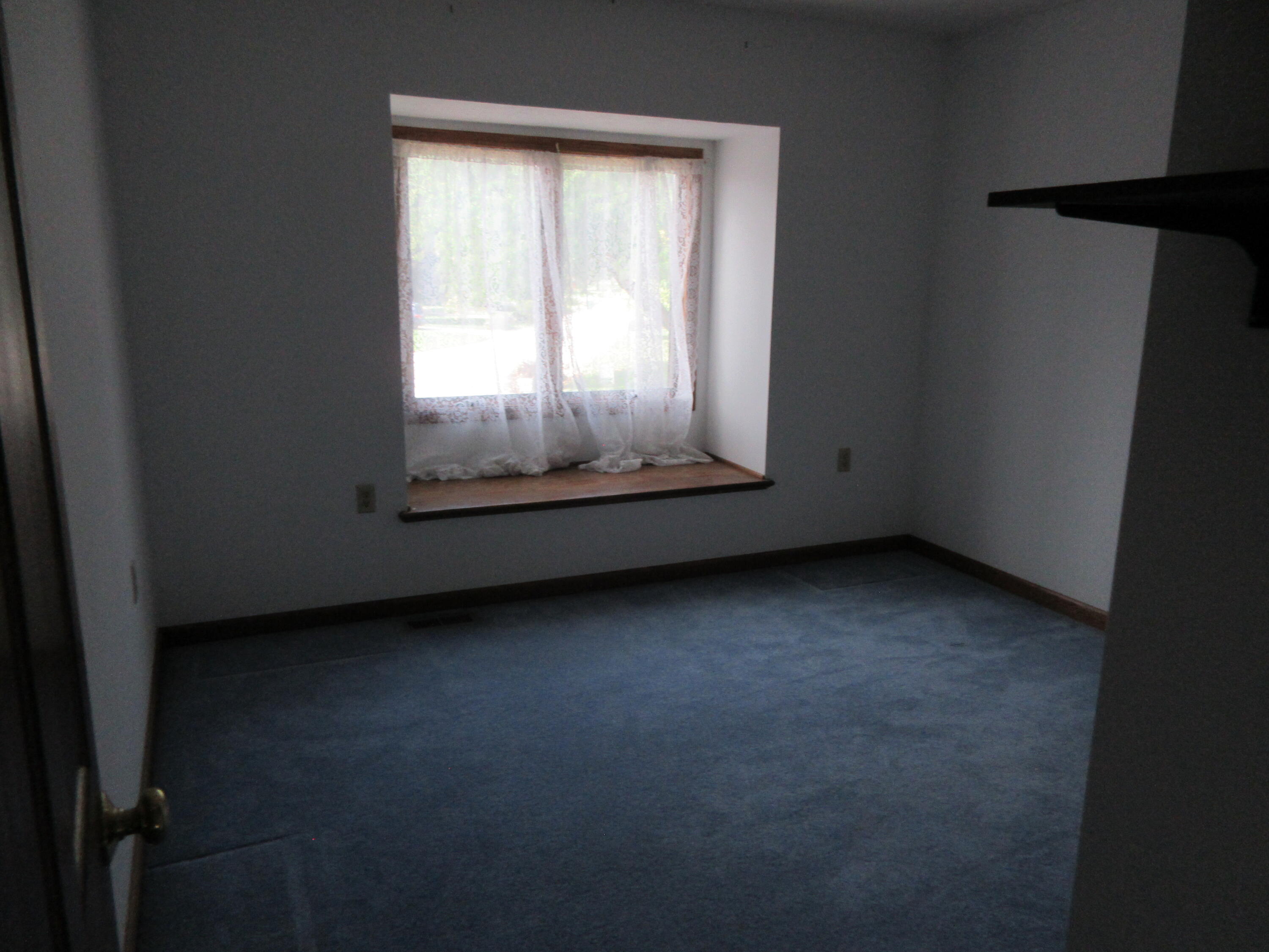 2035 Canterbury Court Property Photo 32