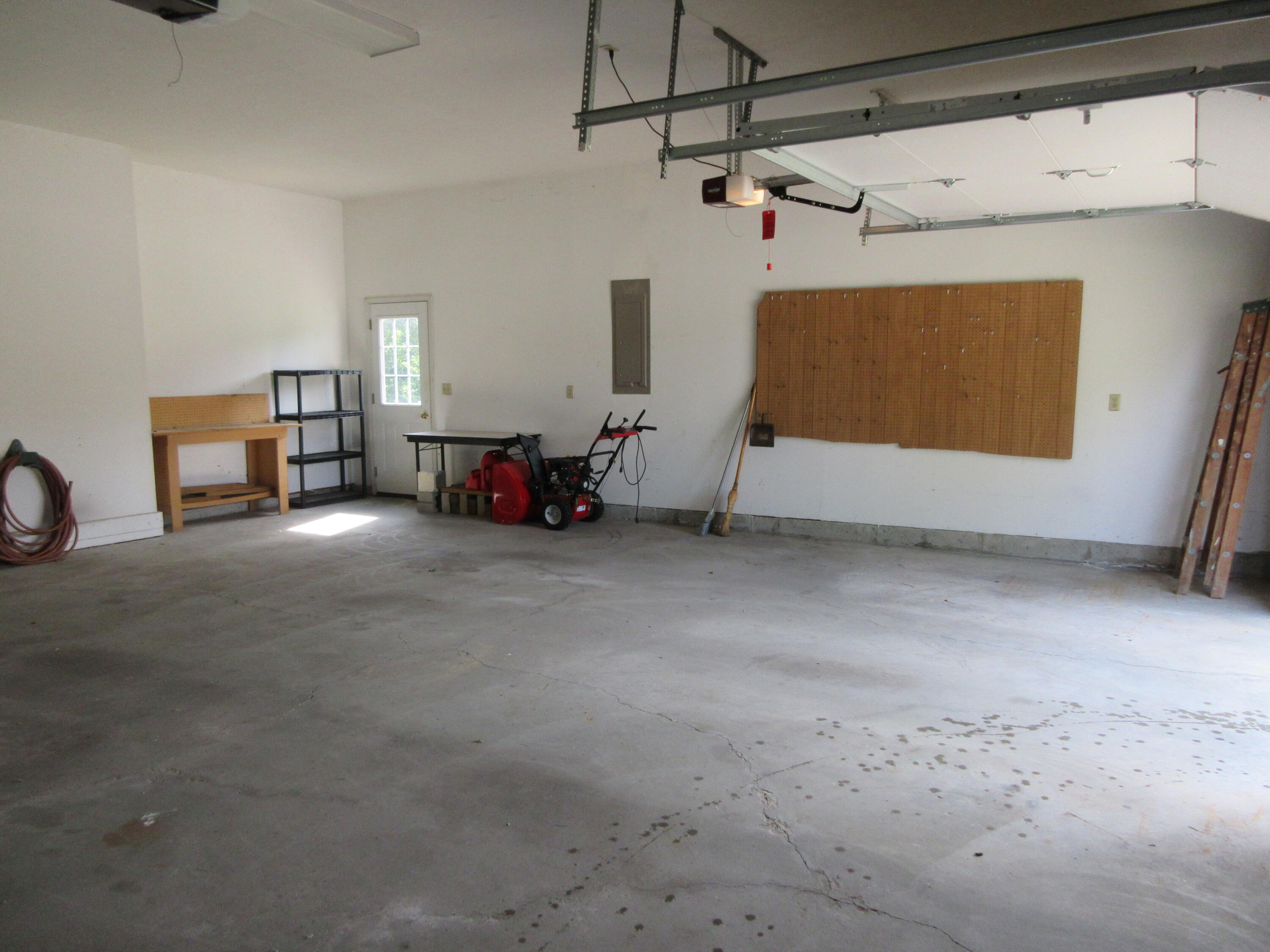 2035 Canterbury Court Property Photo 42