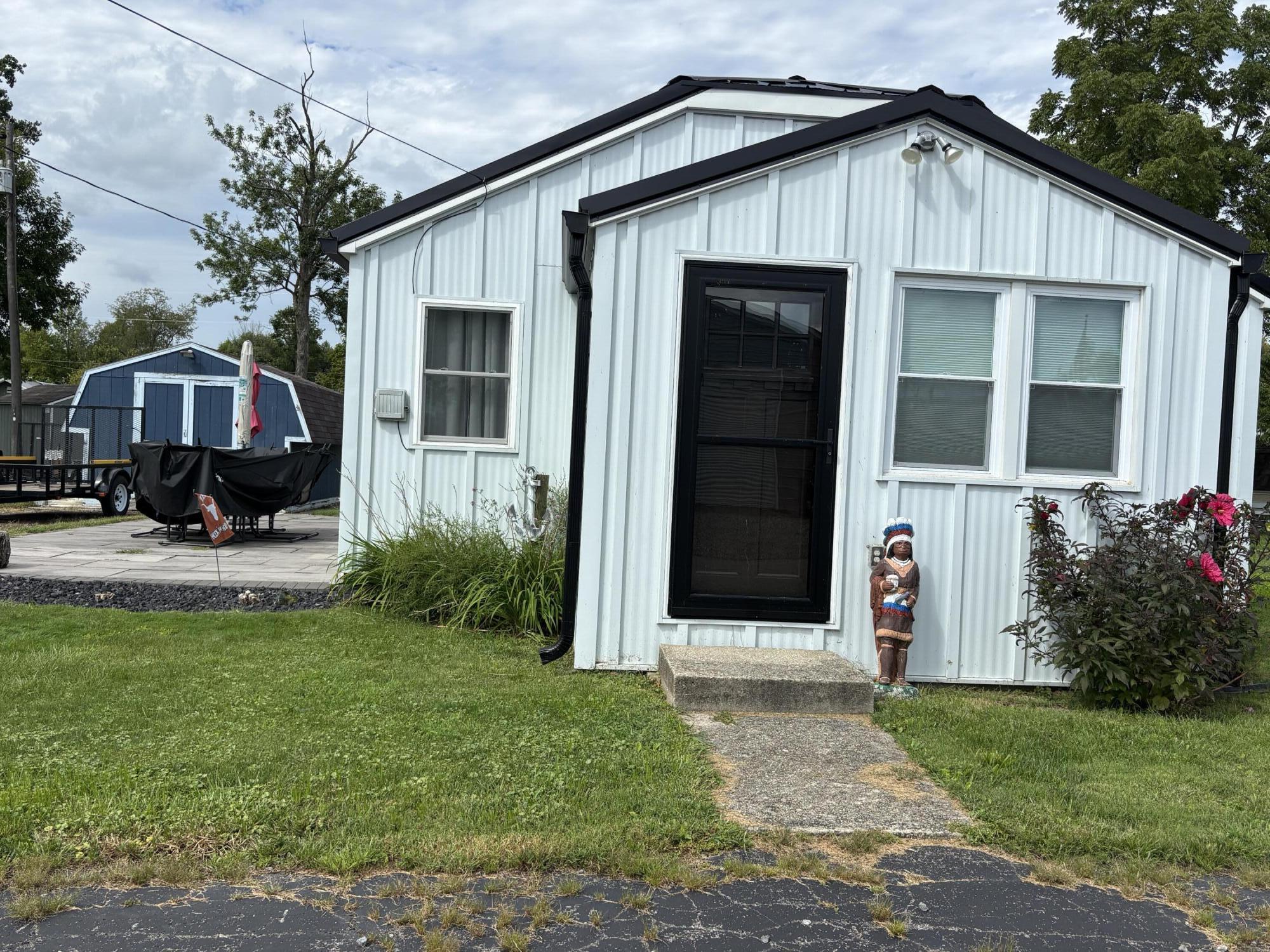 8922 Court Street Property Photo