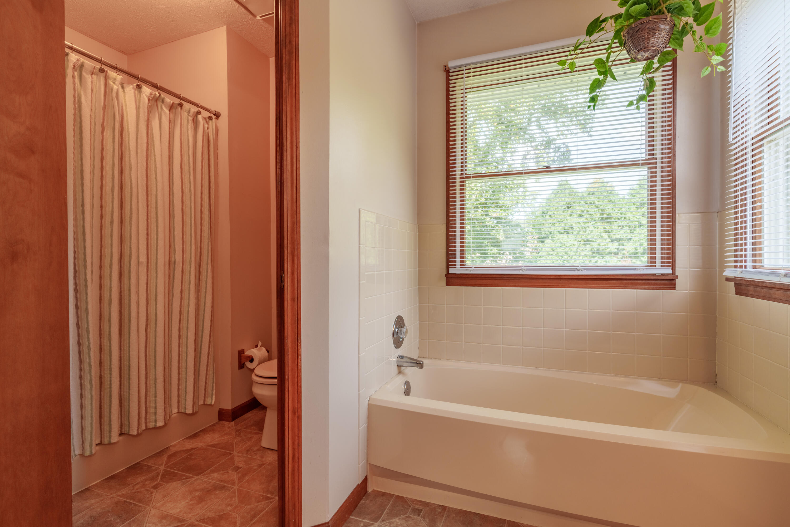 1541 Westwood Drive Property Photo 15