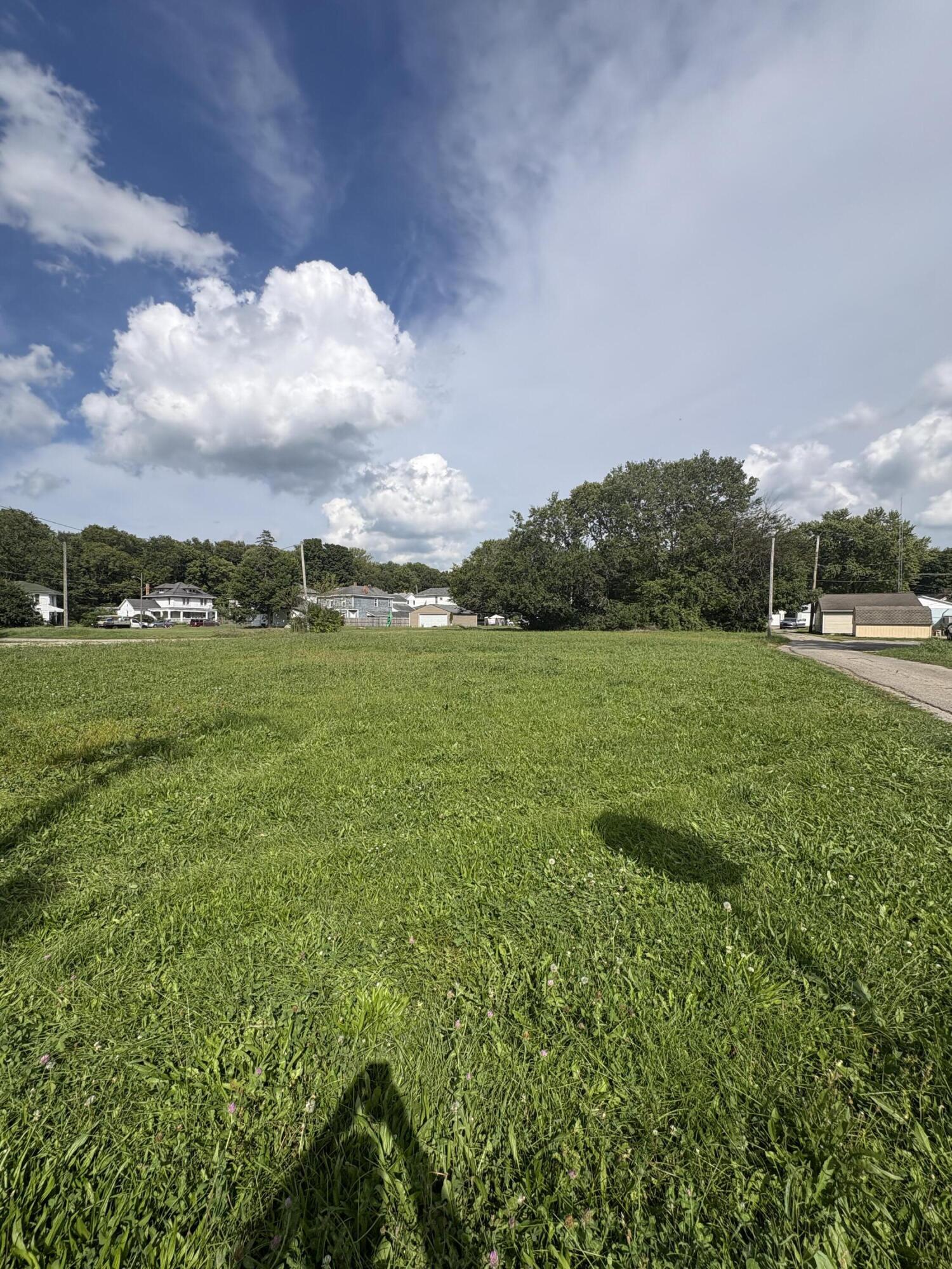 240 E Main Street Property Photo 1