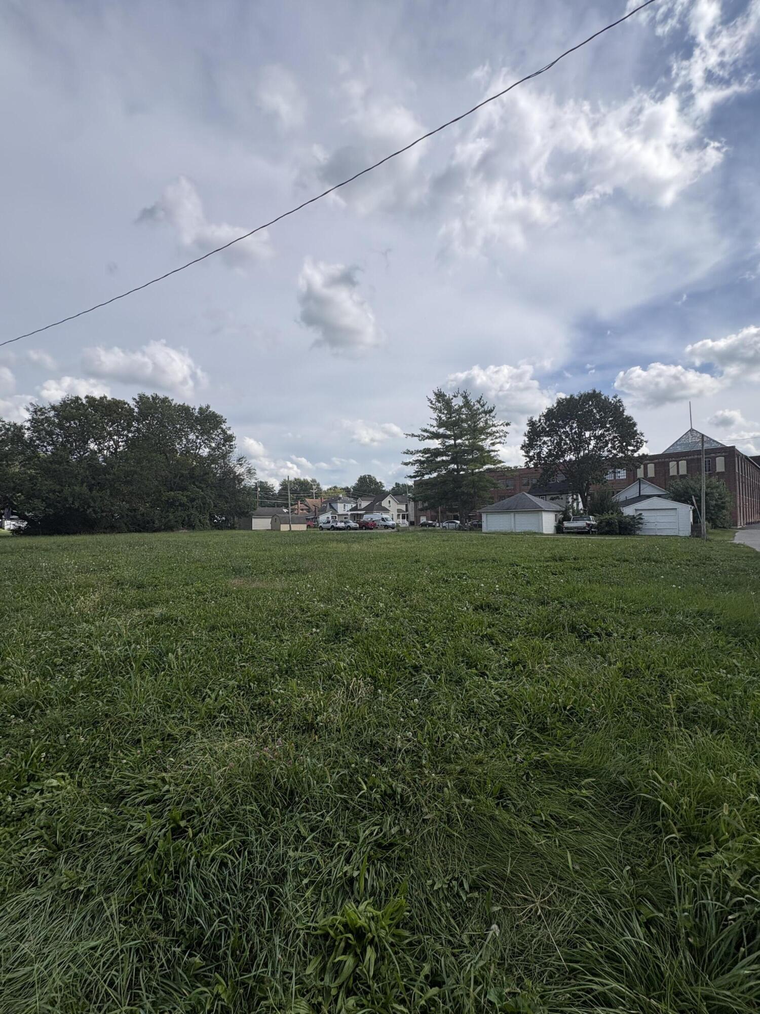 240 E Main Street Property Photo 4