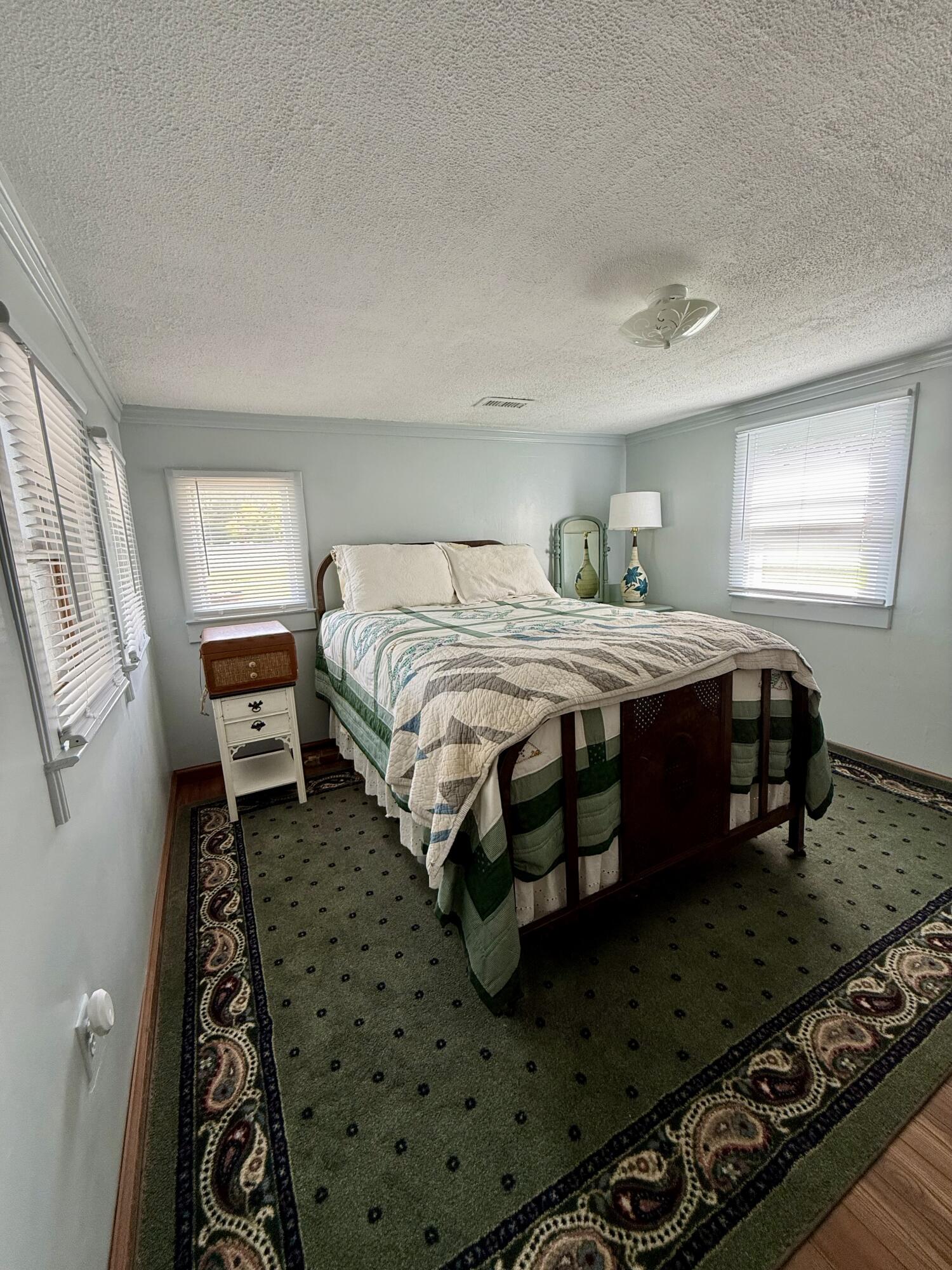 244 E Warden Street Property Photo 6