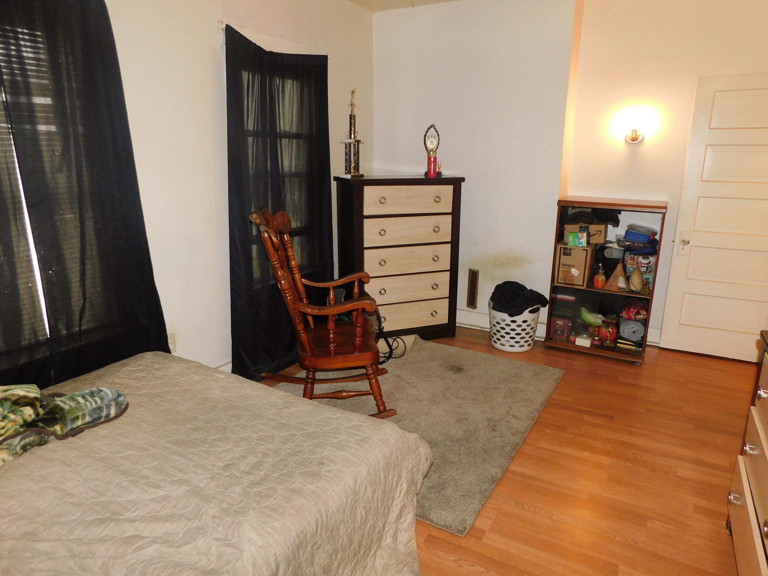 1832 Warder Street Property Photo 13