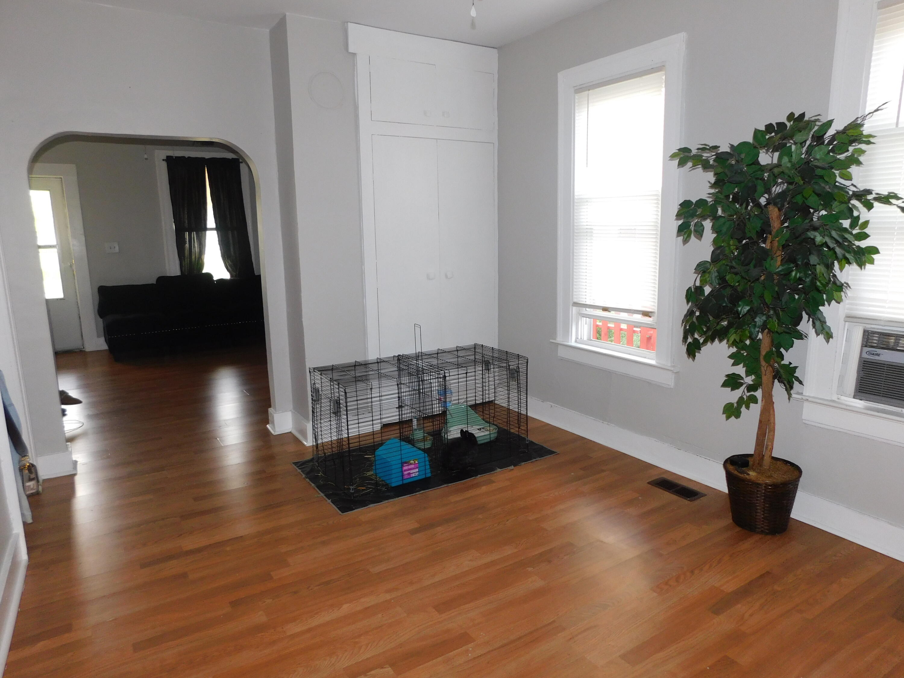 1832 Warder Street Property Photo 18