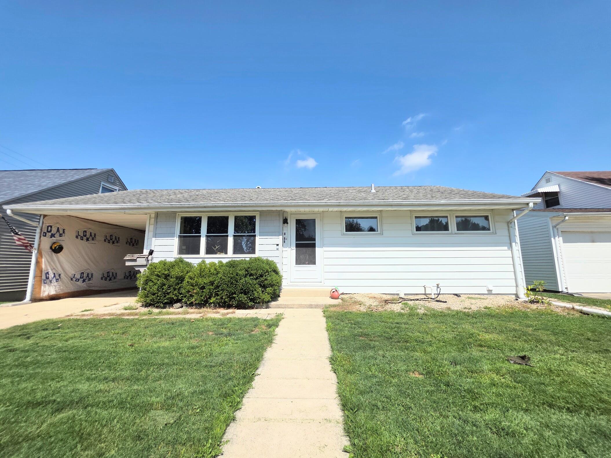 866 Lake Avenue Property Photo 1
