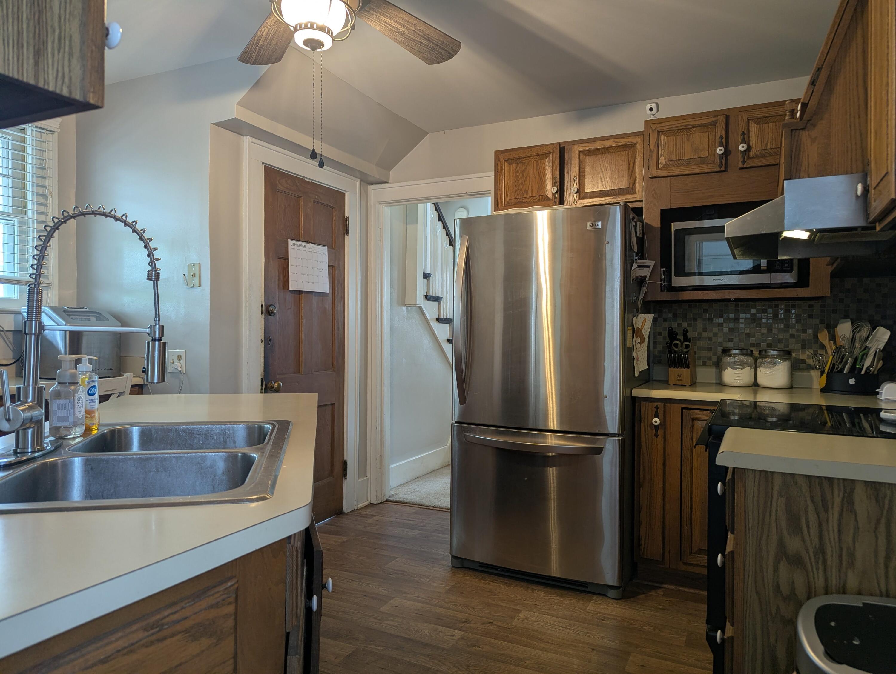 111 E 1st Street Property Photo 6