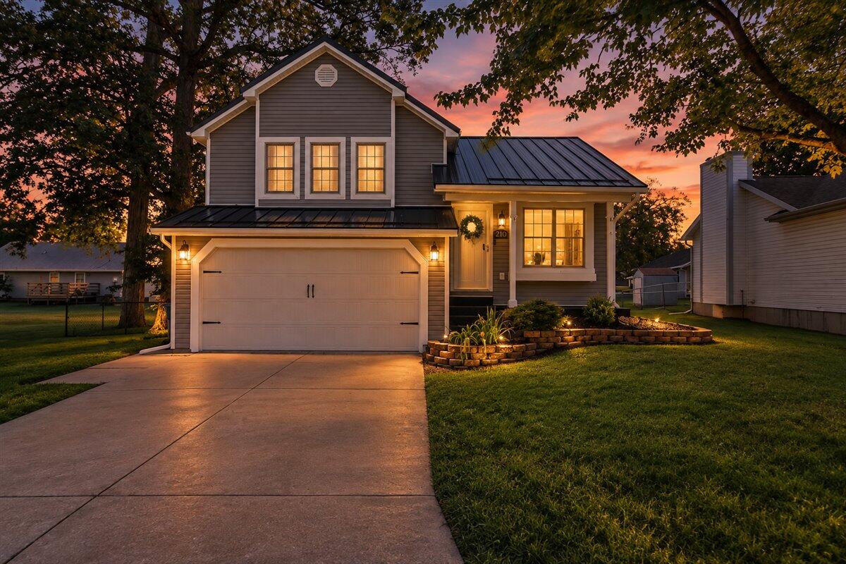 210 White Oaks Court